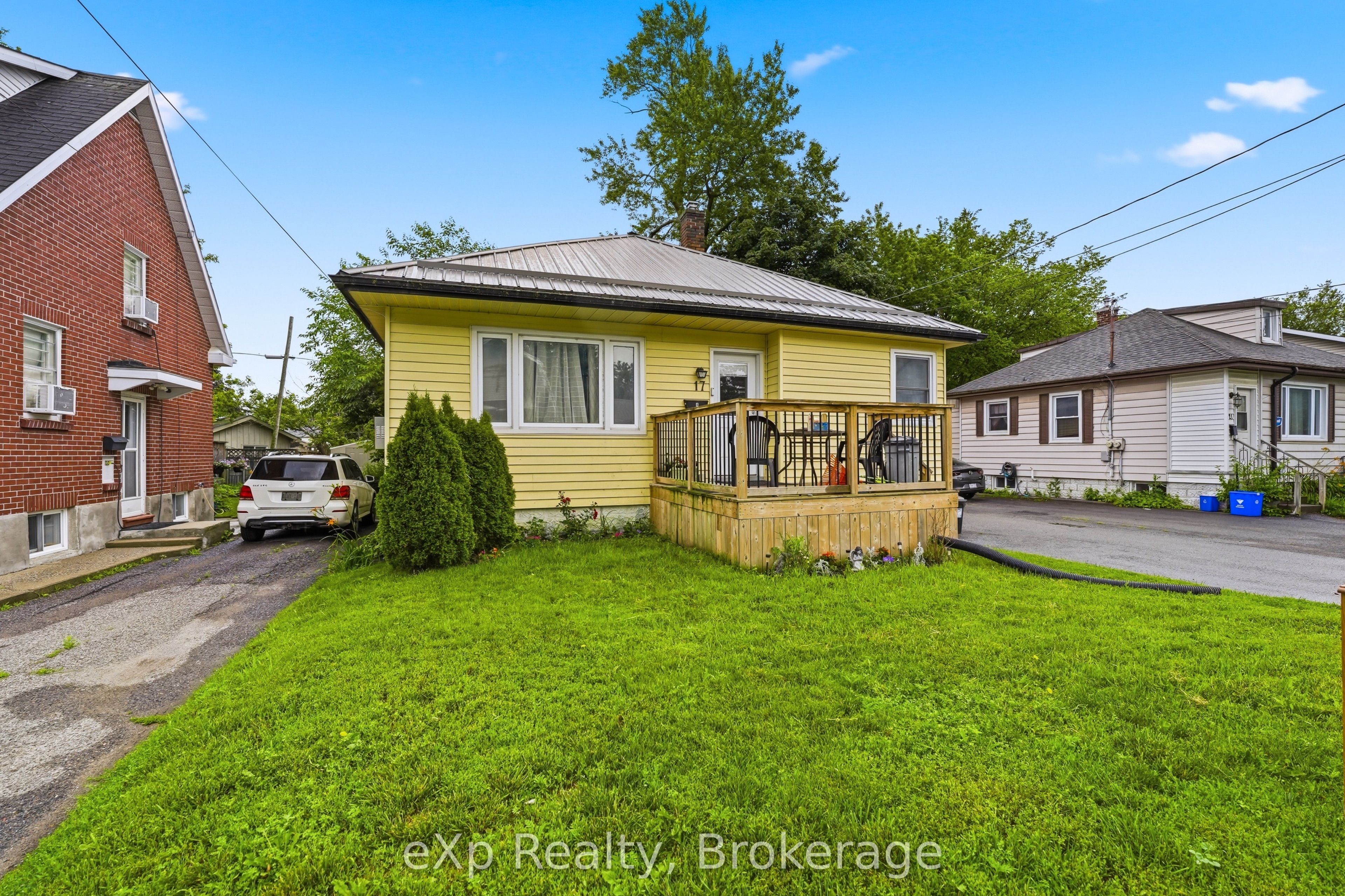 17 Burton Street, Belleville, ON K8P 1E5 photo 3