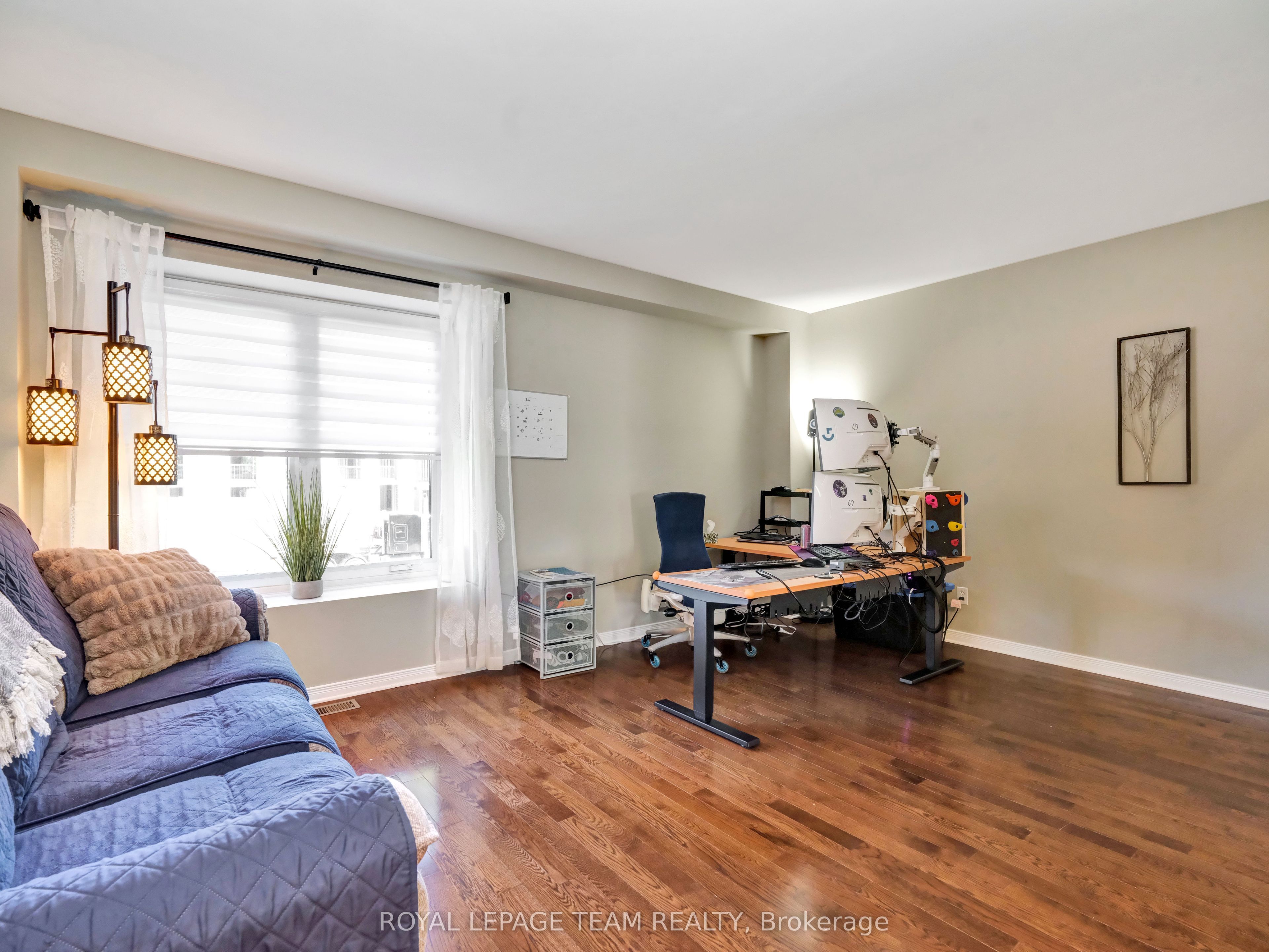 53 THORNBURY Crescent, South of Baseline to Knoxdale, ON K2G 6C5 photo 5