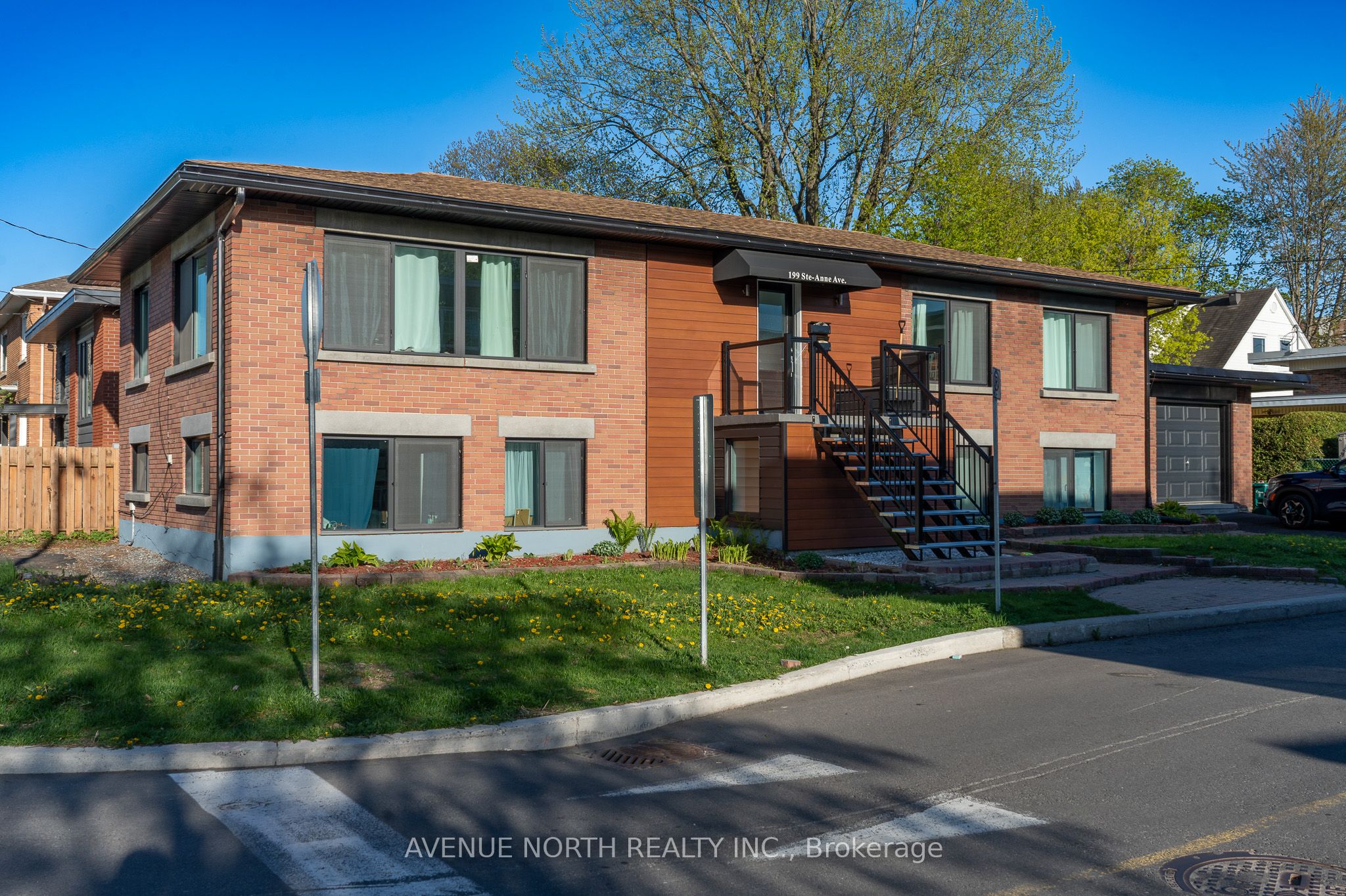 199 Ste Anne Street, Vanier and Kingsview Park, ON K1L 7B8