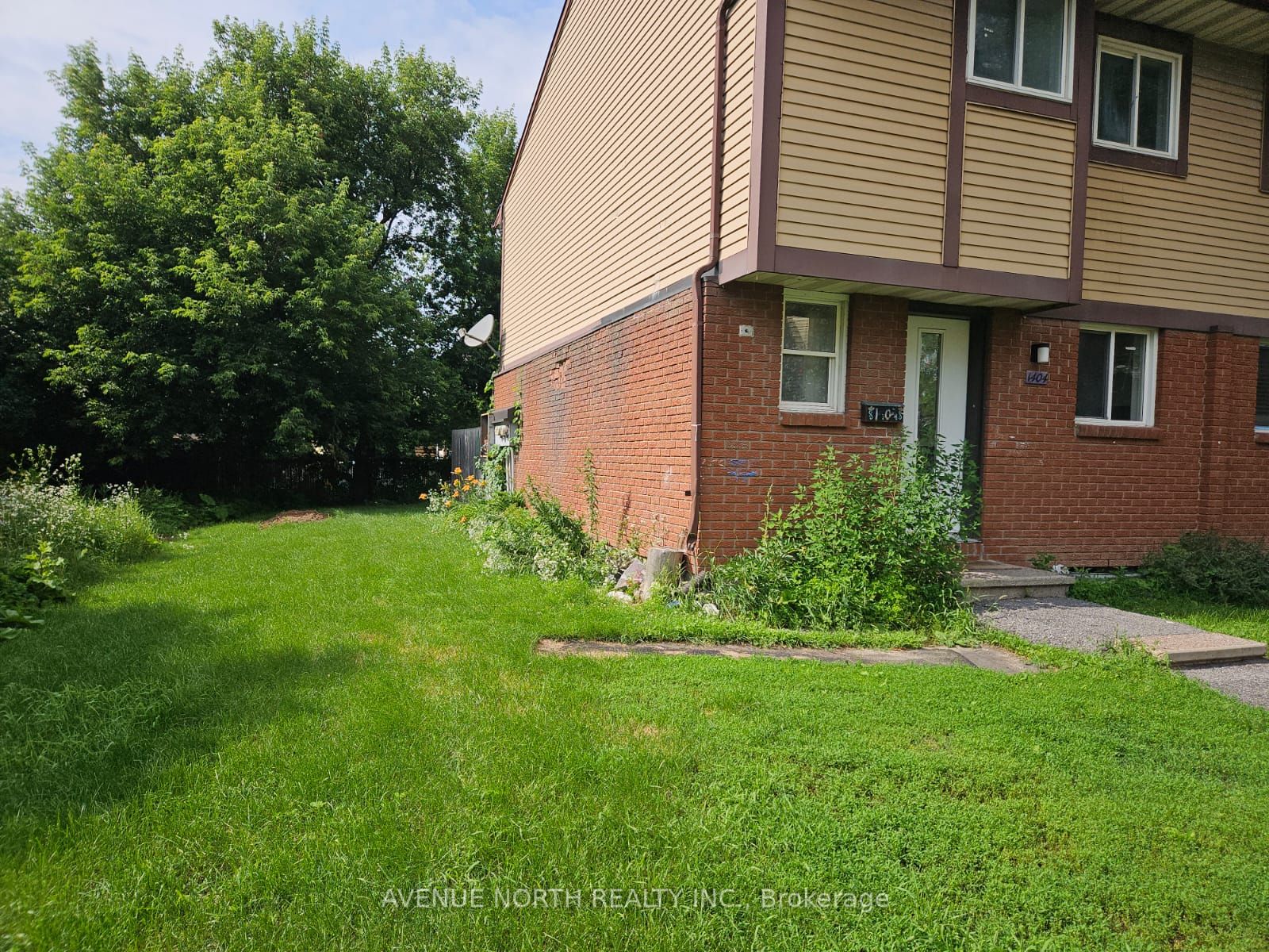 1404 Foxwell Street 1, Cyrville - Carson Grove - Pineview, ON K1B 5J4 photo 3