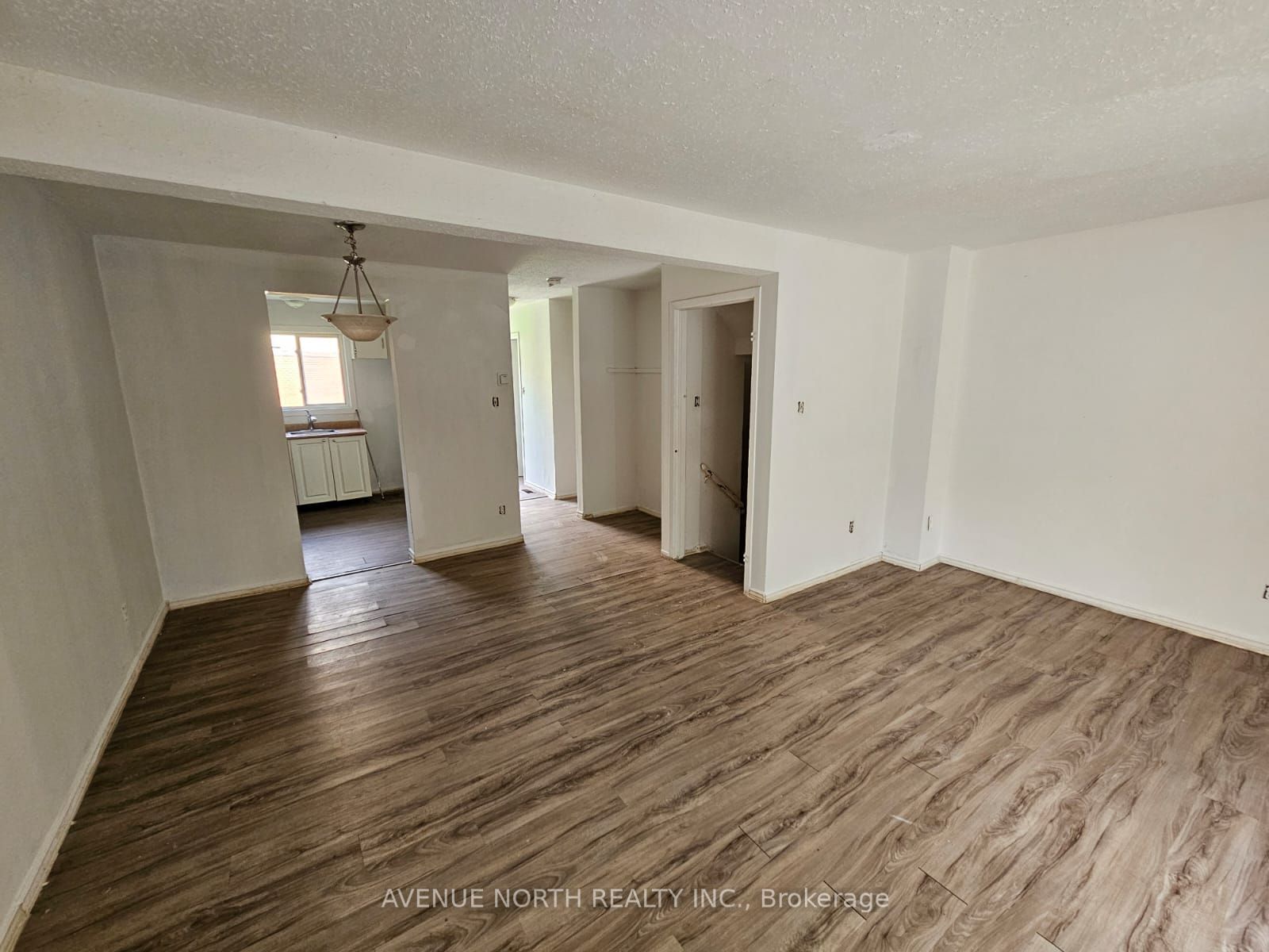 1404 Foxwell Street 1, Cyrville - Carson Grove - Pineview, ON K1B 5J4 photo 4