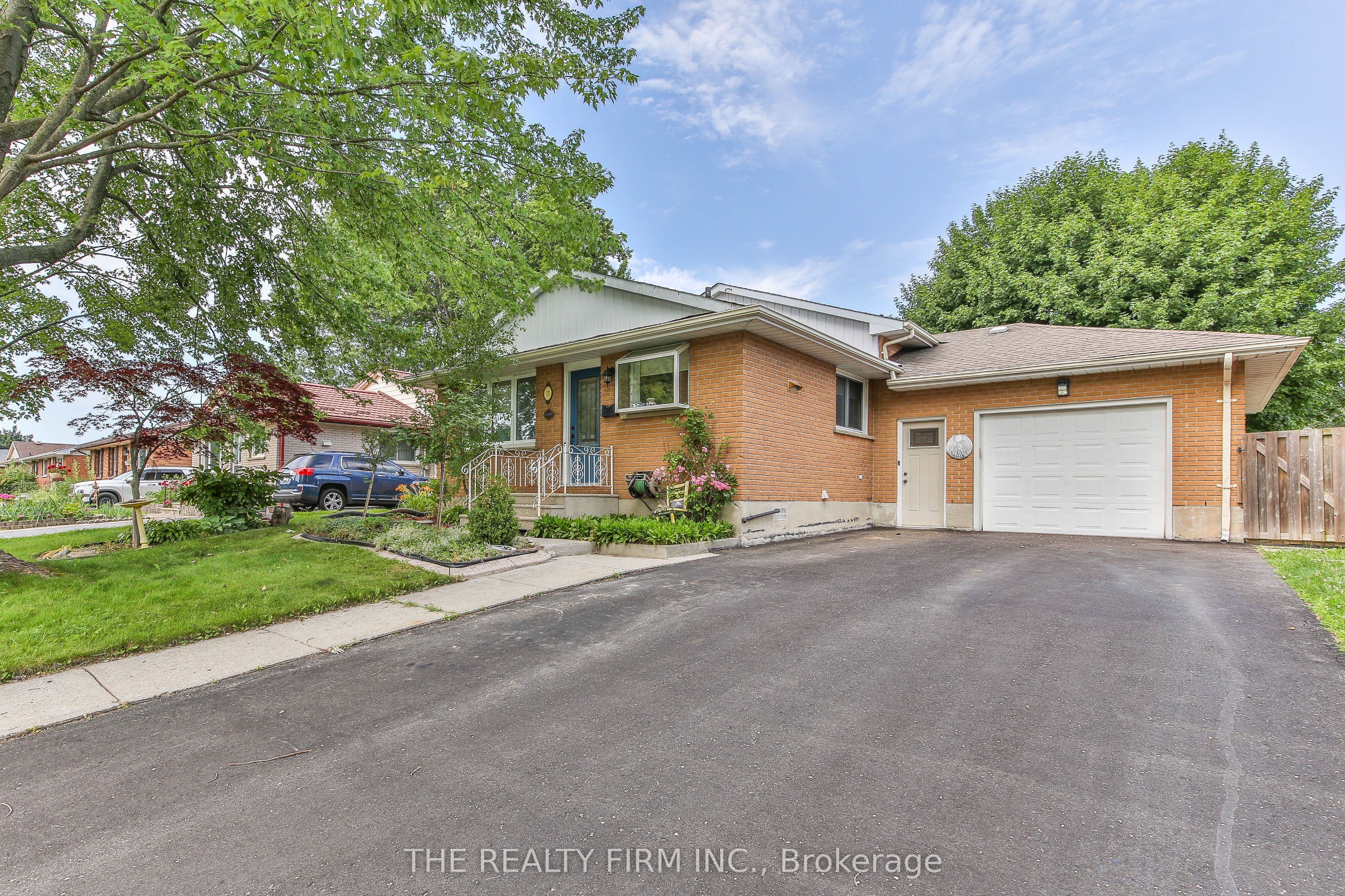 13 Vanbuskirk Drive, St. Thomas, ON N5R 4Z1 photo 2