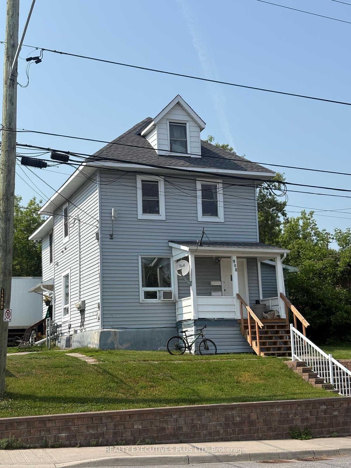 106 Fourth Avenue W, North Bay, ON P1B 3M8