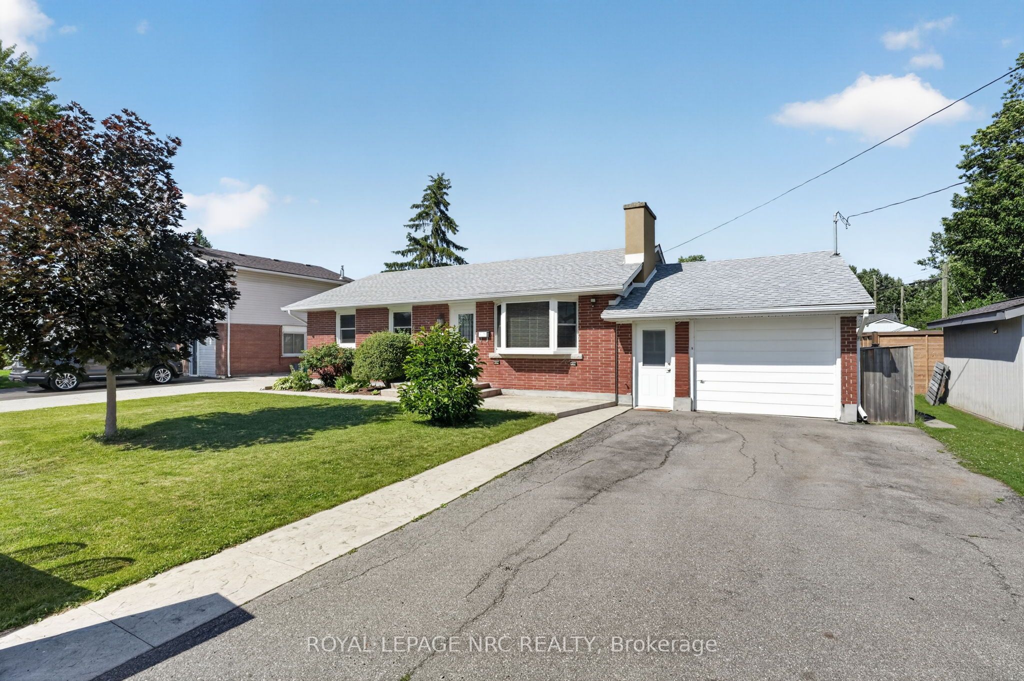 16 Ferguson Avenue, Fort Erie, ON L2A 5J3 photo 2
