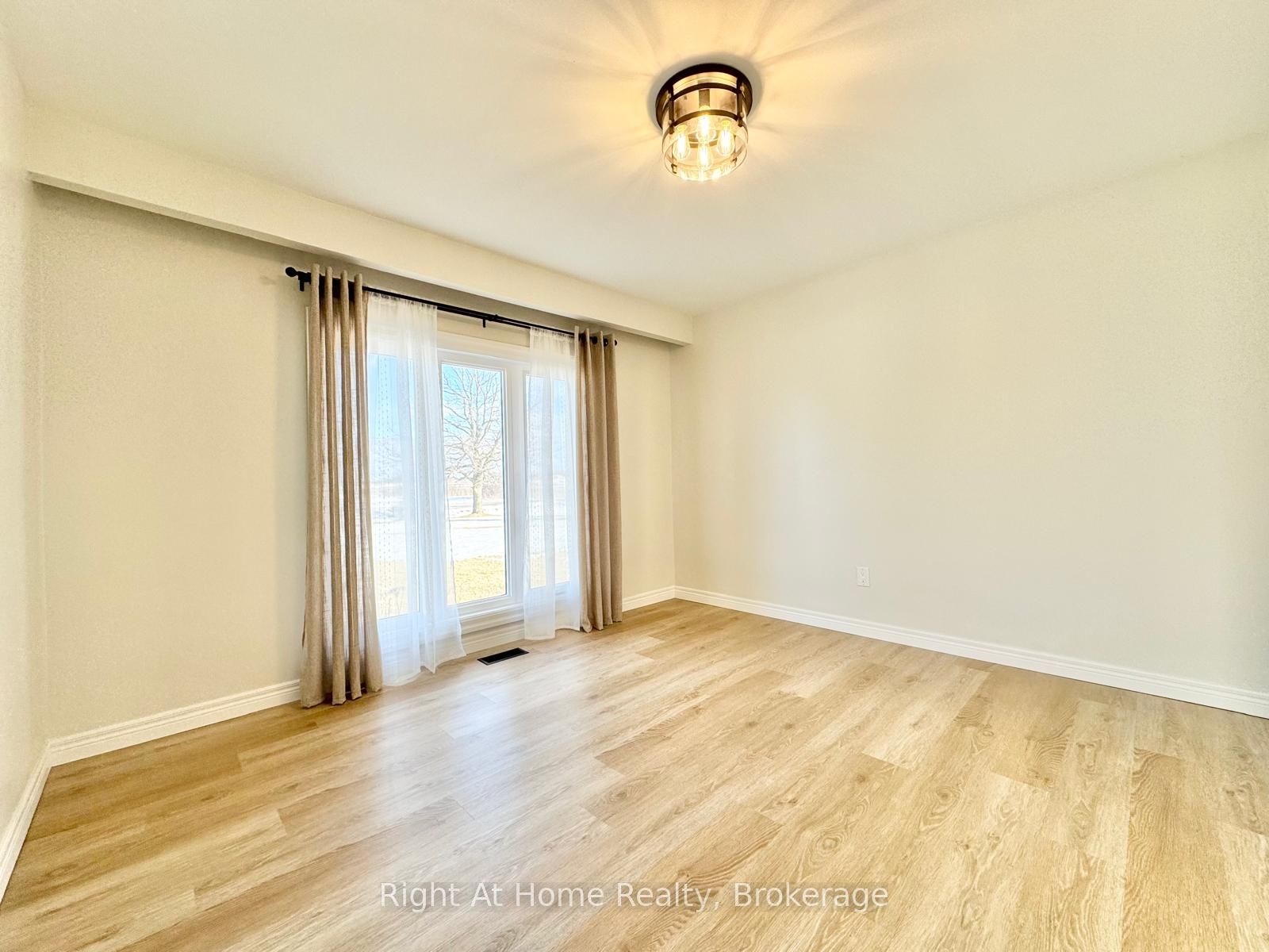 221 First Road E, Hamilton, ON L8J 2V6 photo 5