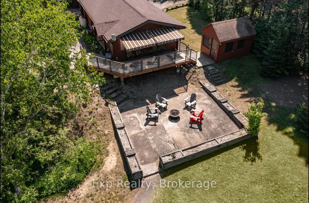 27 Groeger Road, Huntsville, ON P1H 2J4