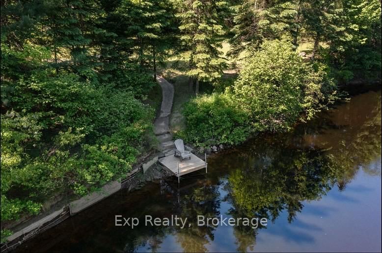 27 Groeger Road, Huntsville, ON P1H 2J4 photo 2