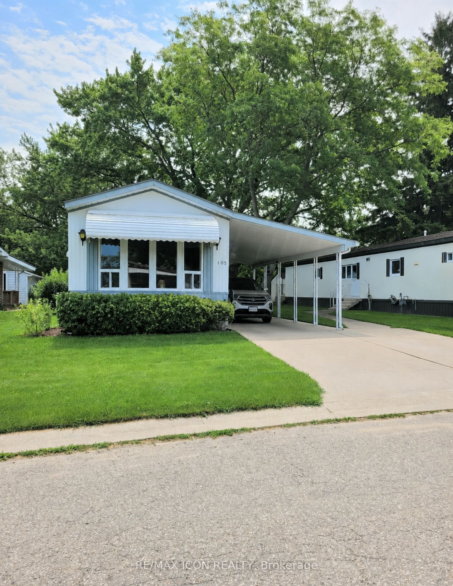 1940 London Line 105, Sarnia, ON N7W 1B5