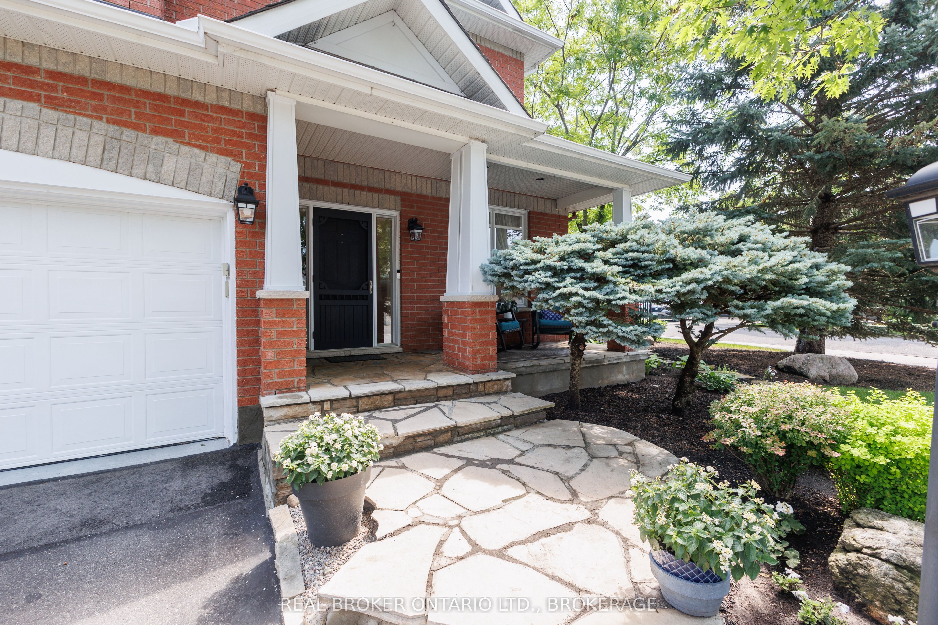 11 Redbridge Crescent, Barrhaven, ON K2J 4Y7 photo 3