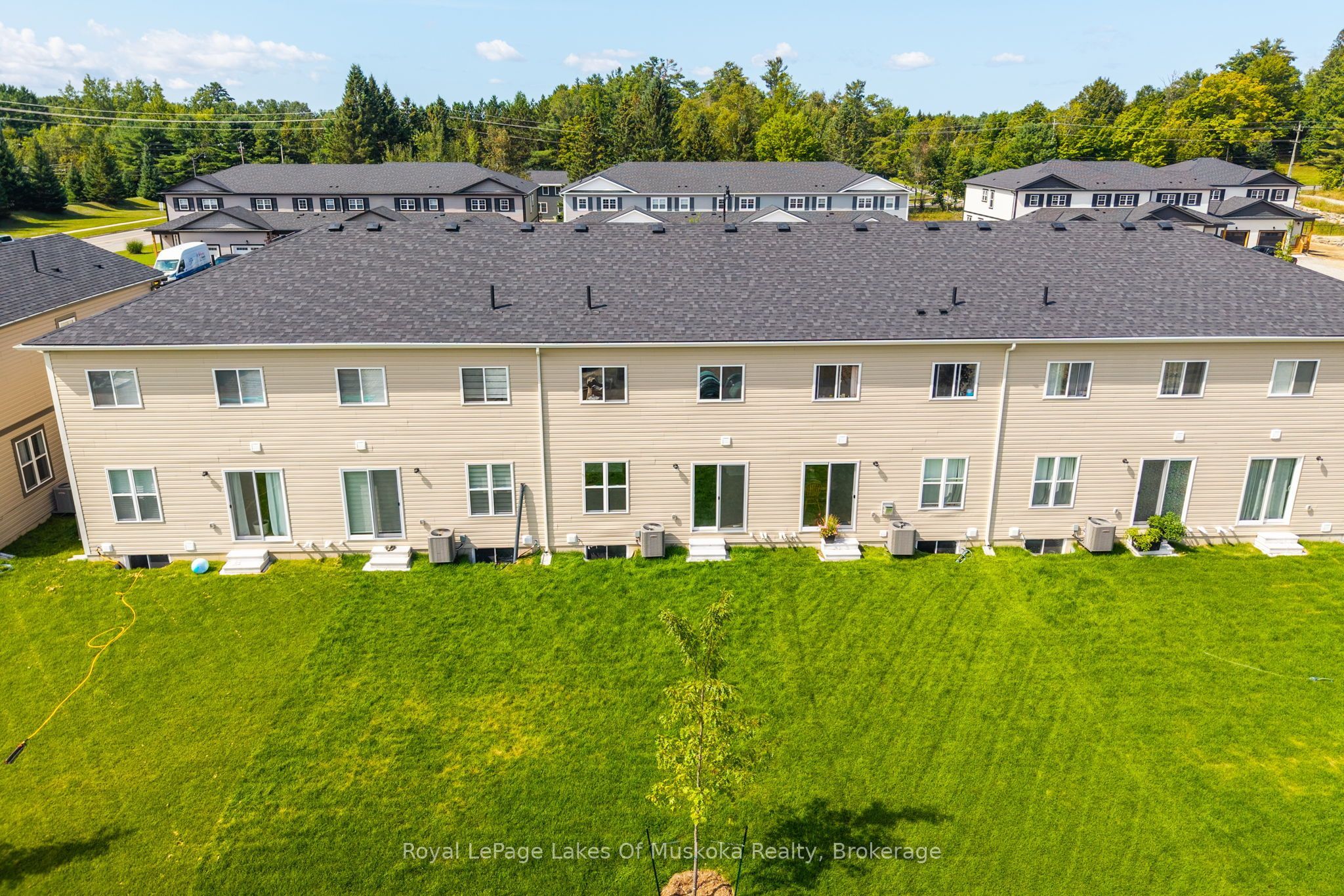 17 MCCONNELL Crescent, Bracebridge, ON P1L 0N7 photo 3