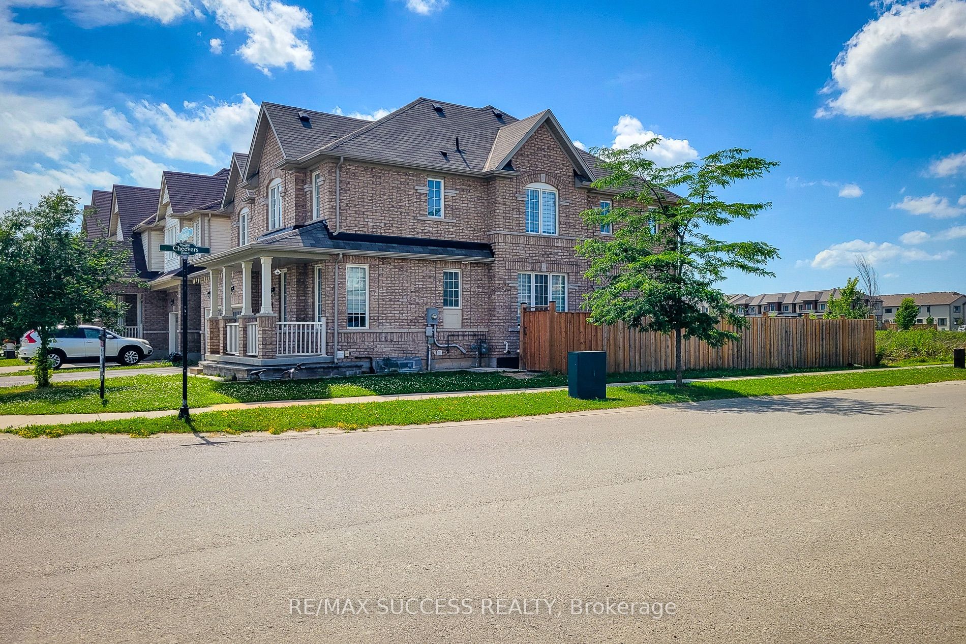 2 Turnbull Drive, Brantford, ON N3T 0K4 photo 3