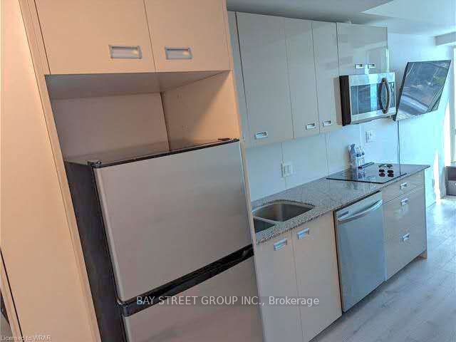 652 PRINCESS Street 904, Kingston, ON K7L 1E5 photo 4