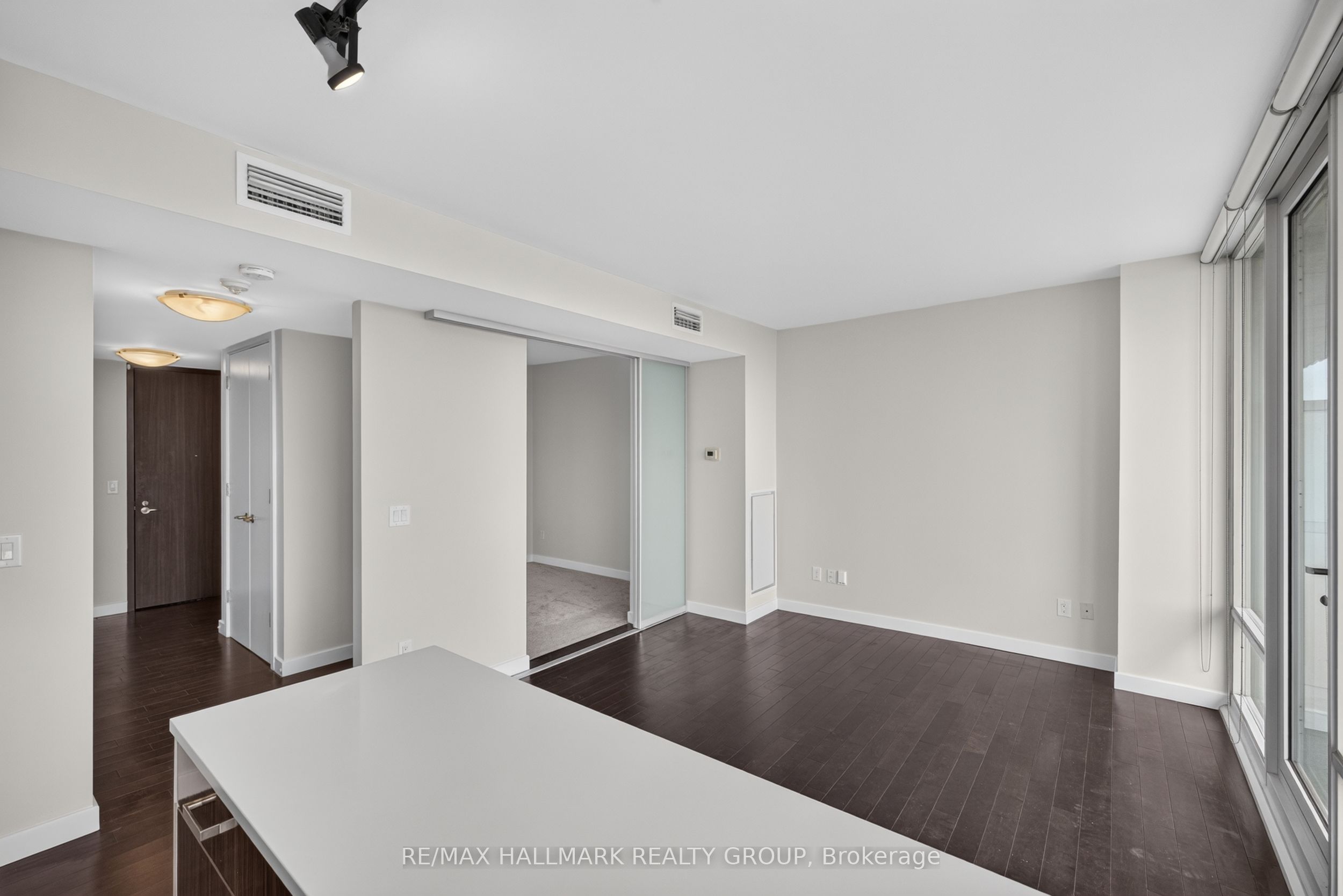 201 Parkdale Avenue 1001, West Centre Town, ON K1Y 1E8 photo 5