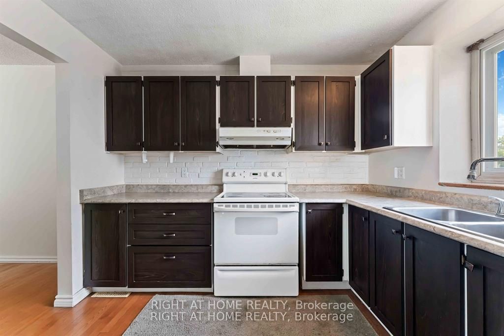 5 Hadley Circle 21, Bells Corners and South to Fallowfield, ON K2H 6P1 photo 4