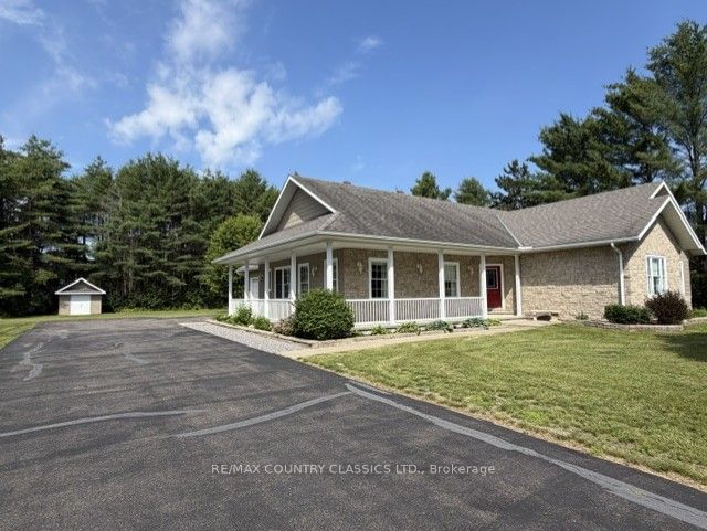 18 Wilson Lane, Hastings Highlands, ON K0L 1C0