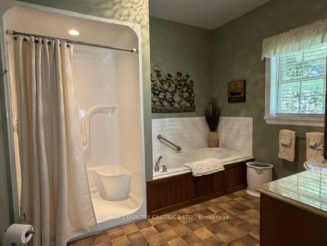 18 Wilson Lane, Hastings Highlands, ON K0L 1C0 photo 5