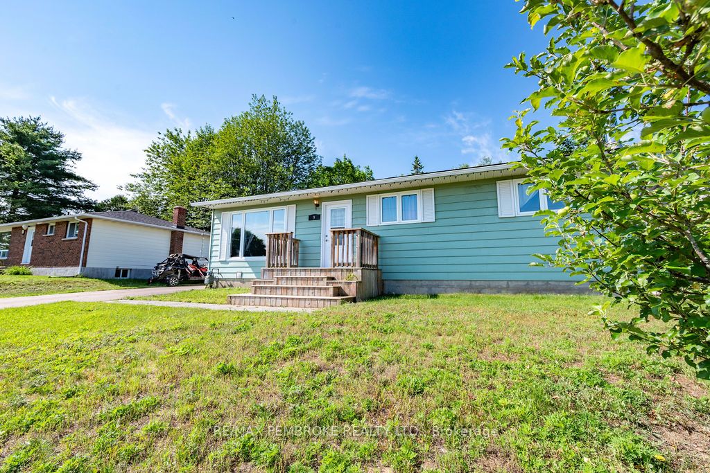 9 James Street, Petawawa, ON K8H 3B4 photo 2