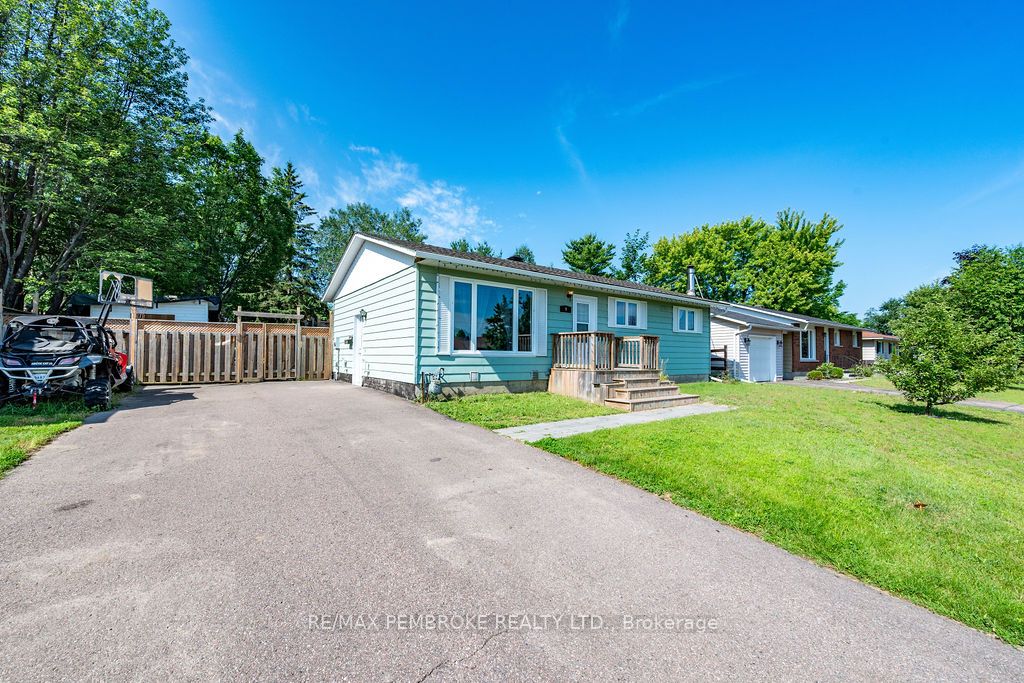9 James Street, Petawawa, ON K8H 3B4 photo 3