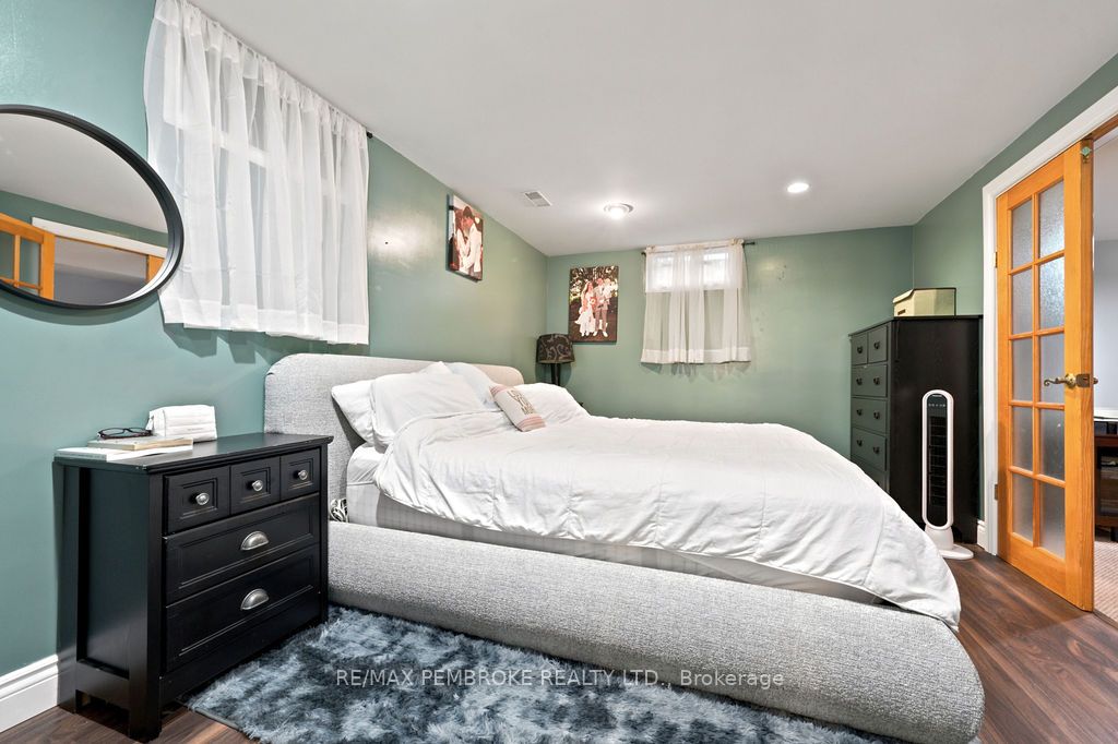 9 James Street, Petawawa, ON K8H 3B4 photo 5