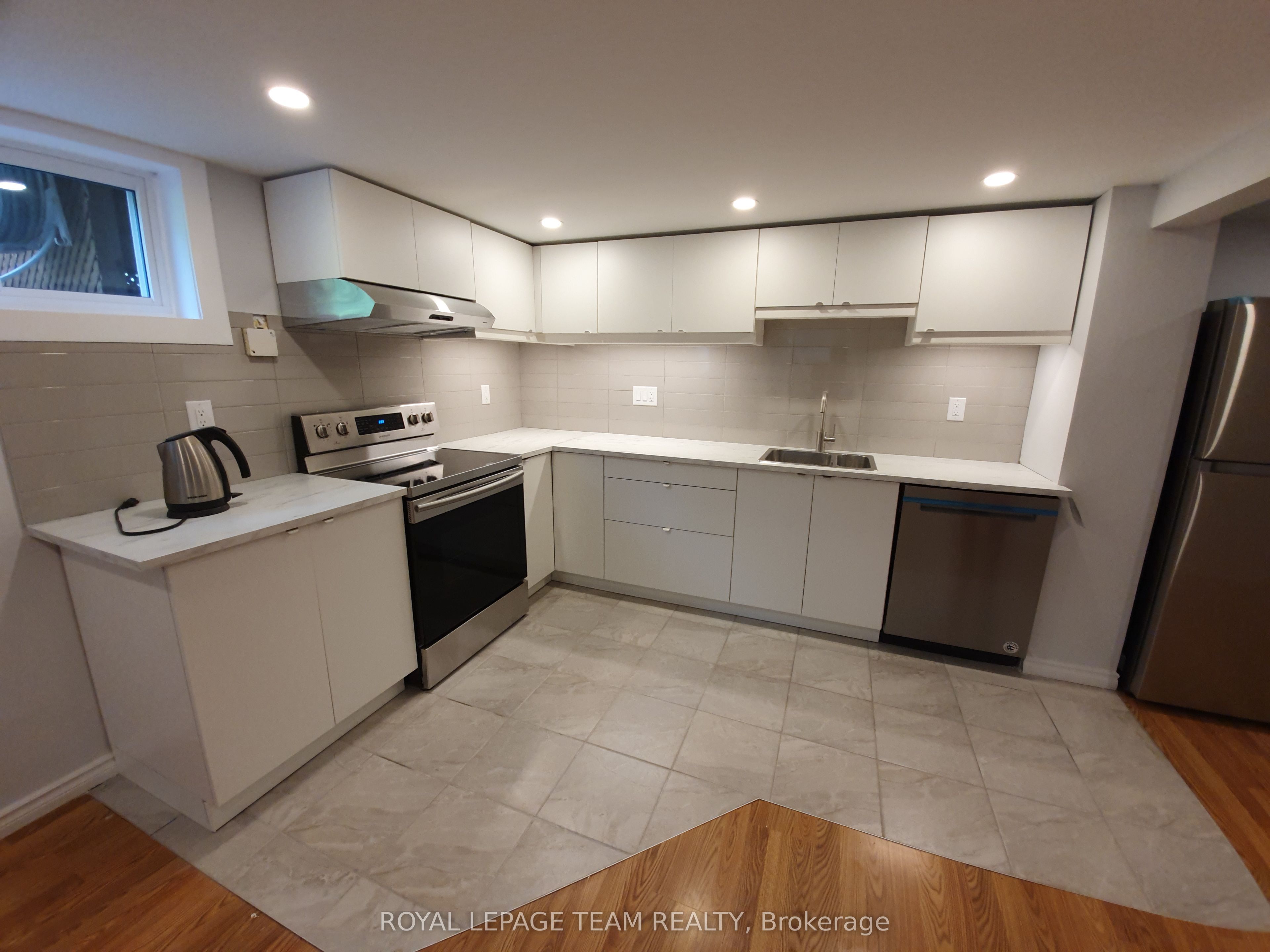 1015 Pinecrest Road, Britannia Heights - Queensway Terrace N and Area, ON K2B 6B6 photo 5