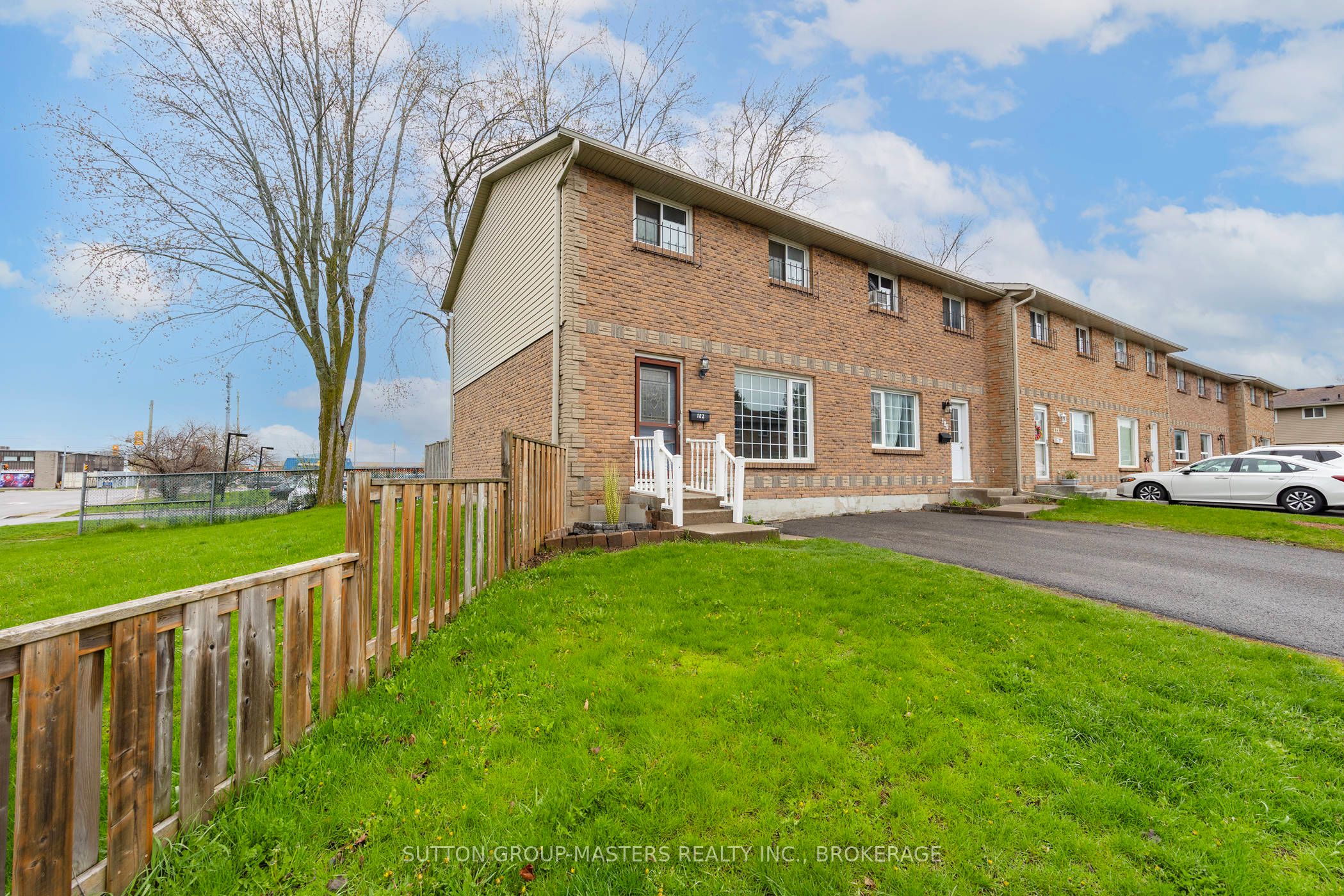 182 Rosemund Crescent, Kingston, ON K7M 6Z1 photo 2