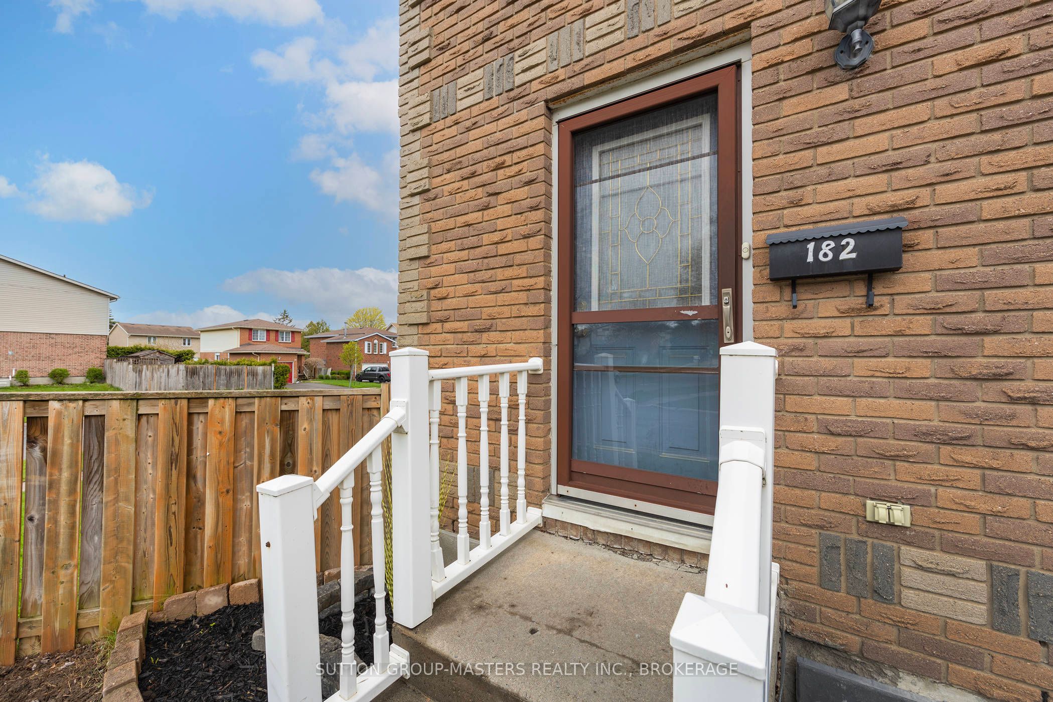 182 Rosemund Crescent, Kingston, ON K7M 6Z1 photo 3