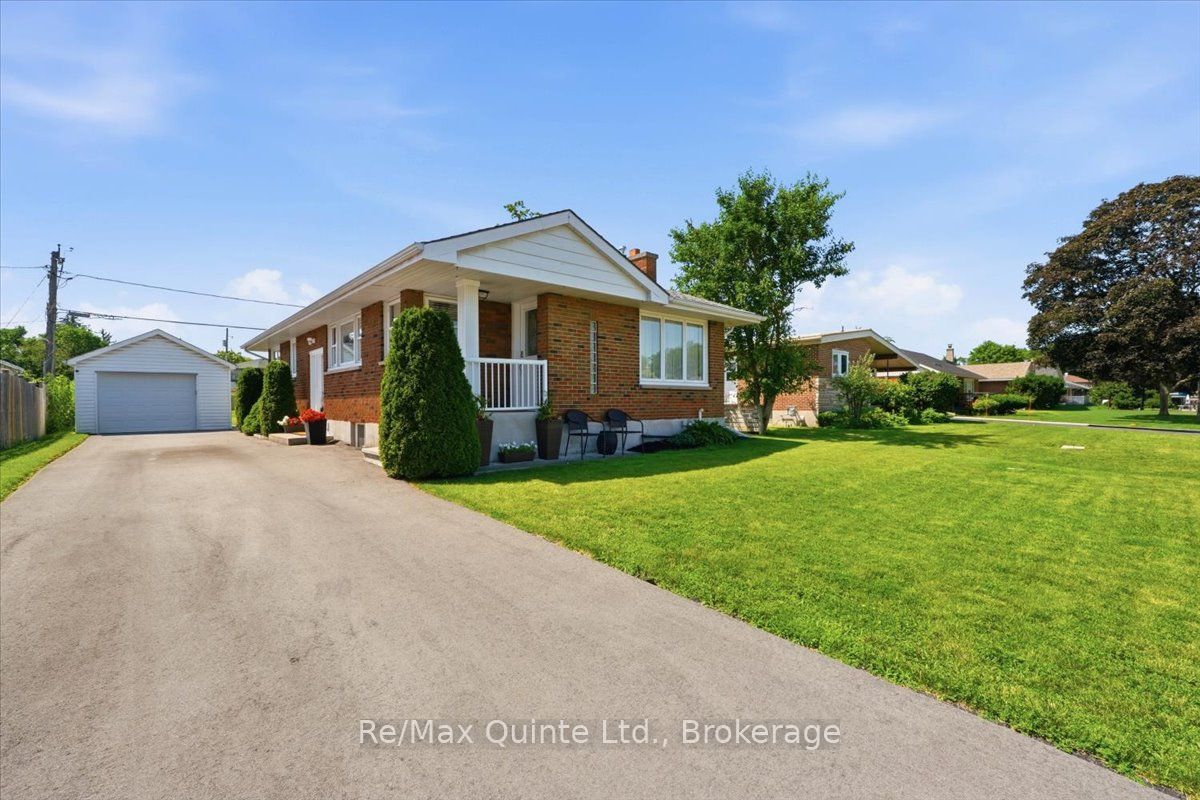 4 Gould Street, Quinte West, ON K8V 1Y6