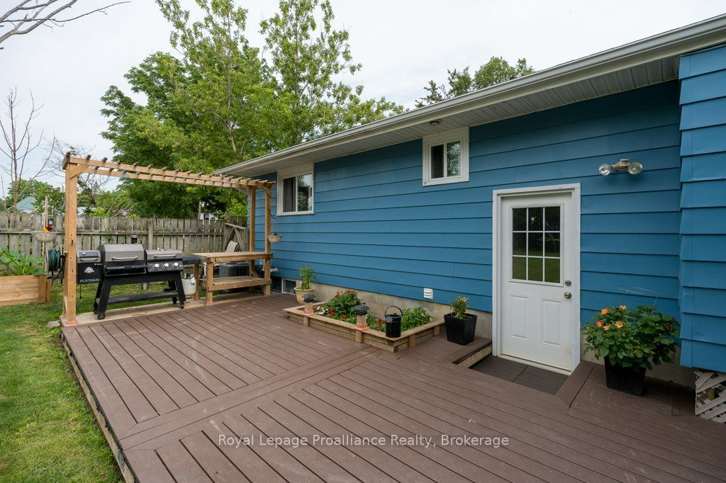 92 Wallbridge Crescent, Belleville, ON K8P 1Z4 photo 4