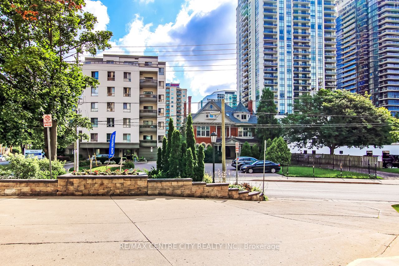 549 Ridout Street N 903, London East, ON N6A 5N5 photo 4