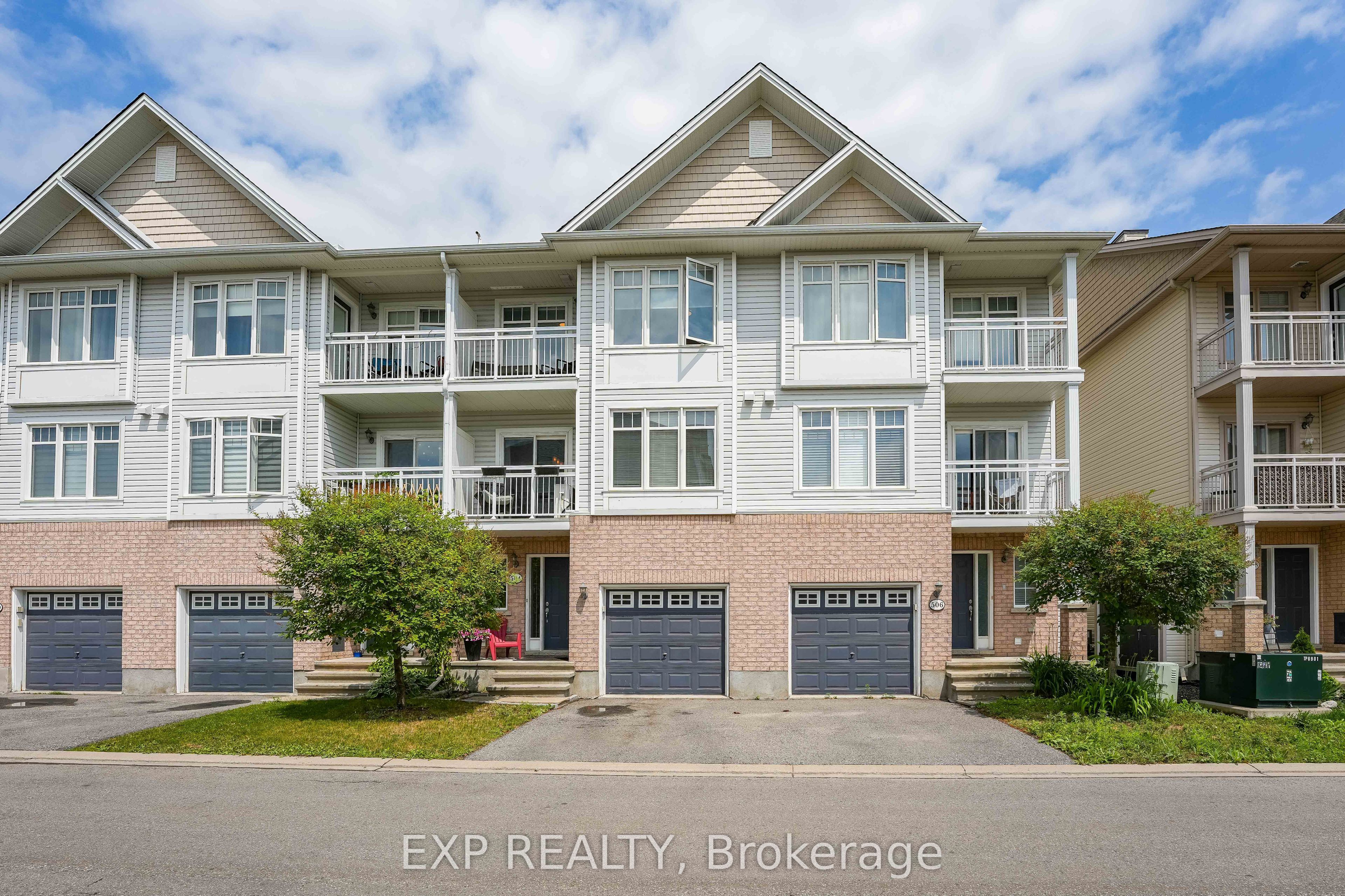 504 BARHOLM Private, Orleans - Convent Glen and Area, ON K4B 1H9