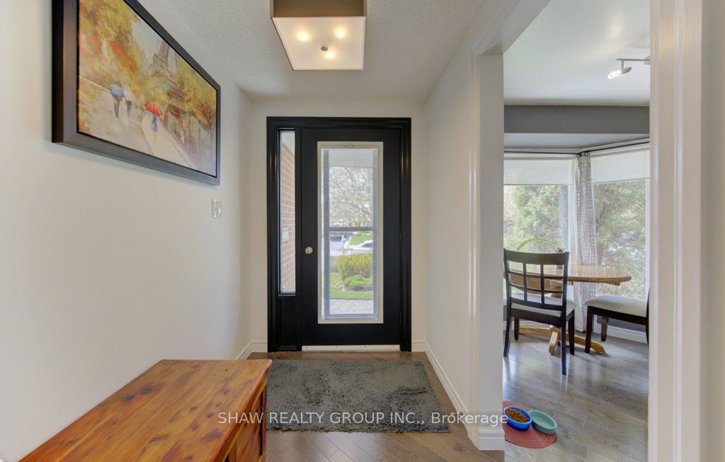108 Clearwater Crescent, Waterloo, ON N2V 1L8 photo 3