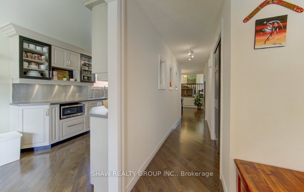 108 Clearwater Crescent, Waterloo, ON N2V 1L8 photo 4
