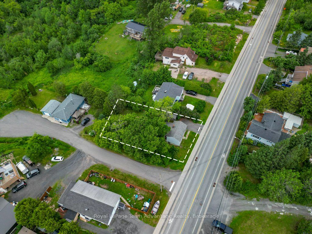 41 Emily Street, Parry Sound, ON P2A 2P6 photo 2