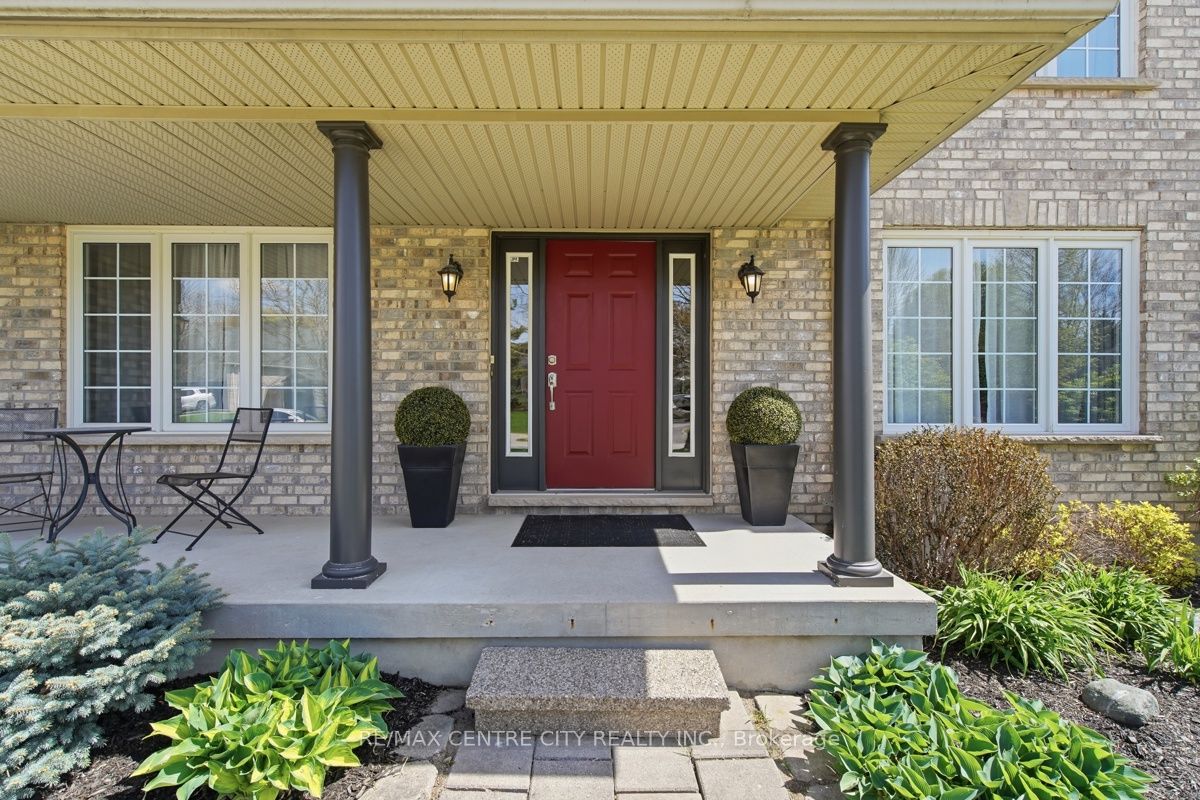 6 Trillium Court, Middlesex Centre, ON N0M 2A0 photo 2