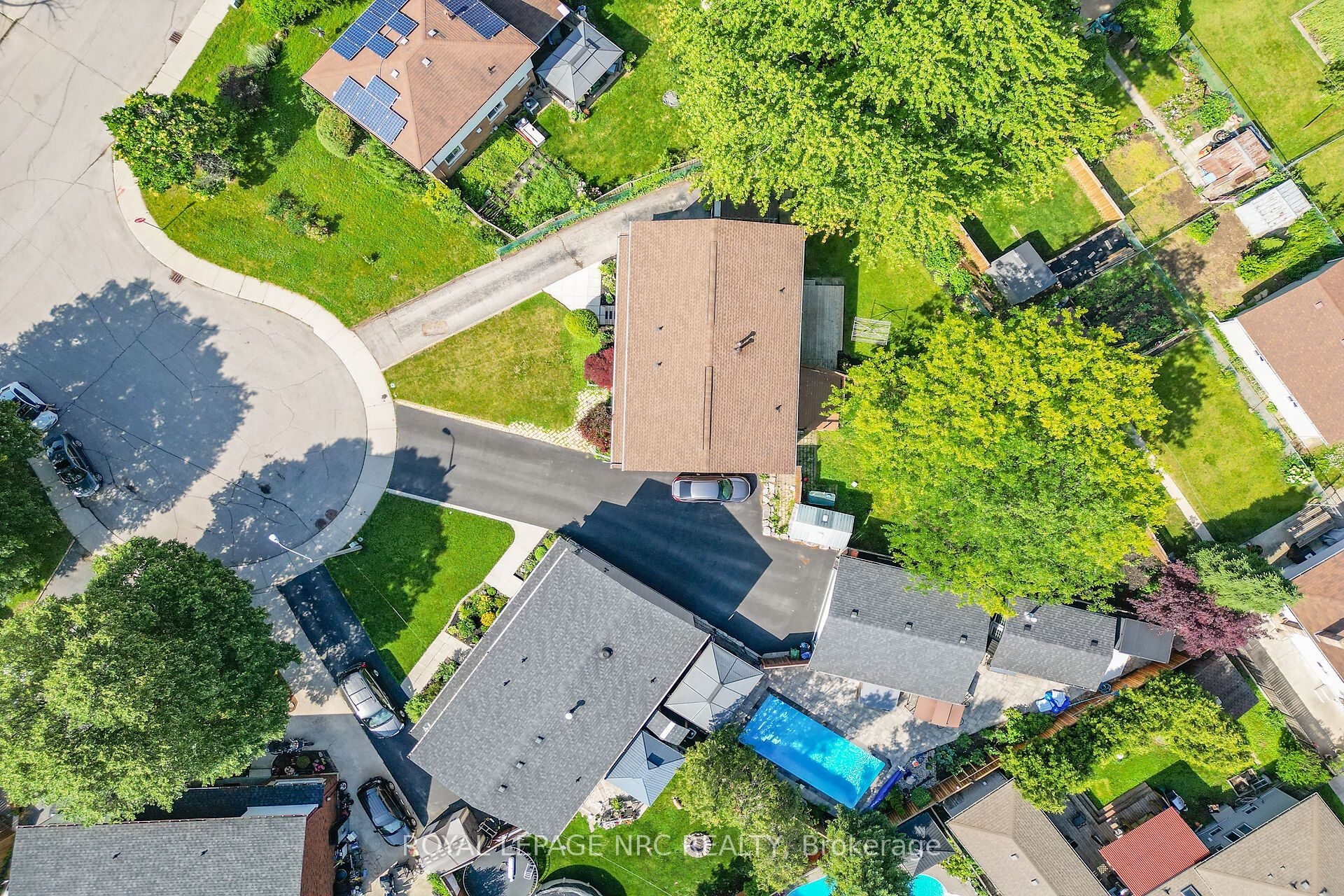 5 Hugo Court, Hamilton, ON L9C 4Y8 photo 3