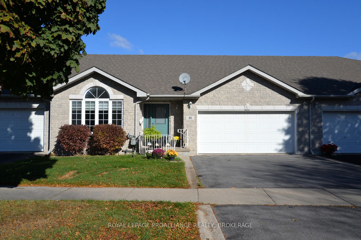 166 Ellesmeer Avenue, Kingston, ON K7P 3H6 photo 2
