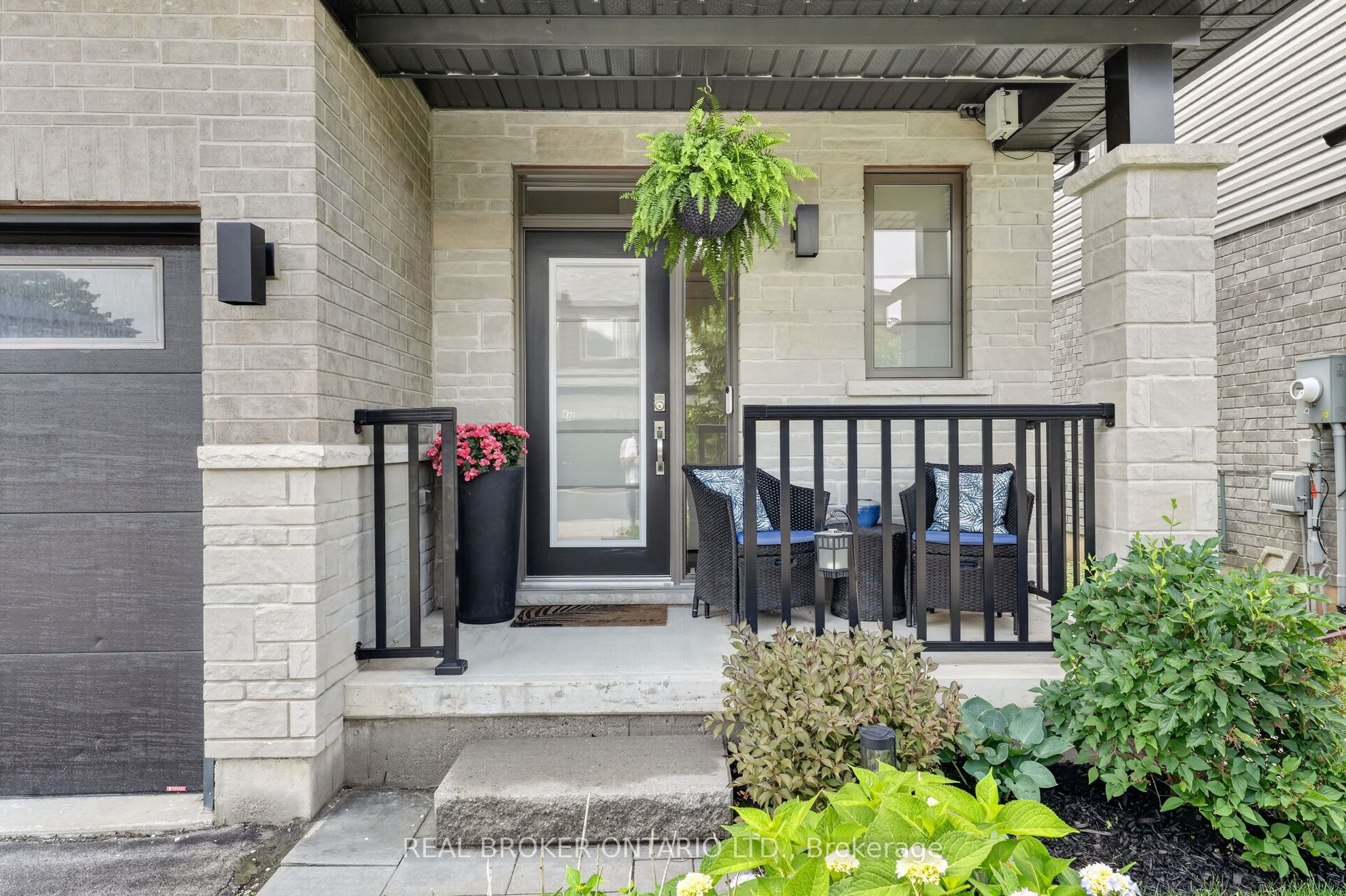 14 Harley Lane, Hamilton, ON L9G 0G5 photo 2