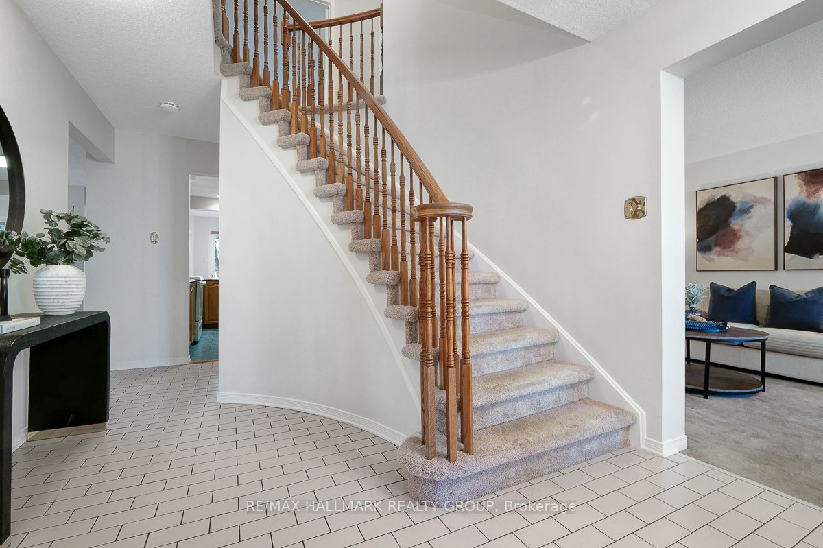126 Dossetter Way, Hunt Club - South Keys and Area, ON K1G 4S5 photo 3