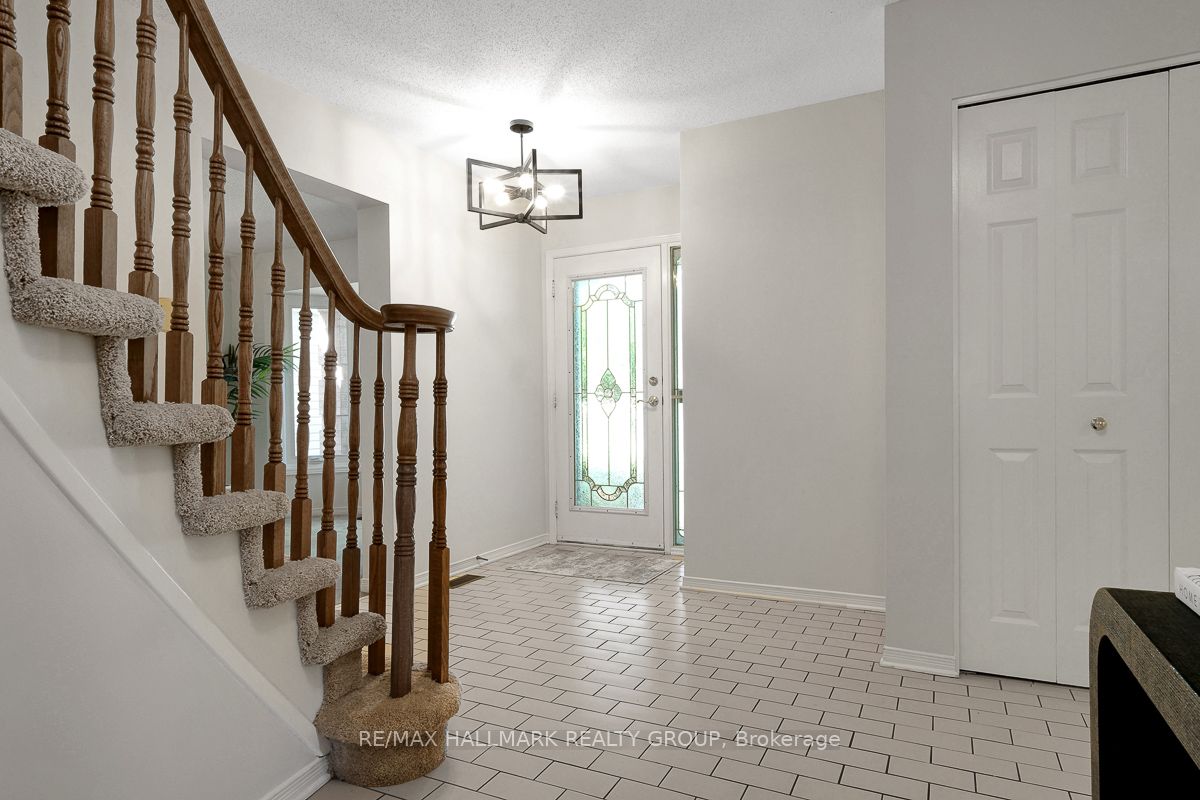 126 Dossetter Way, Hunt Club - South Keys and Area, ON K1G 4S5 photo 4