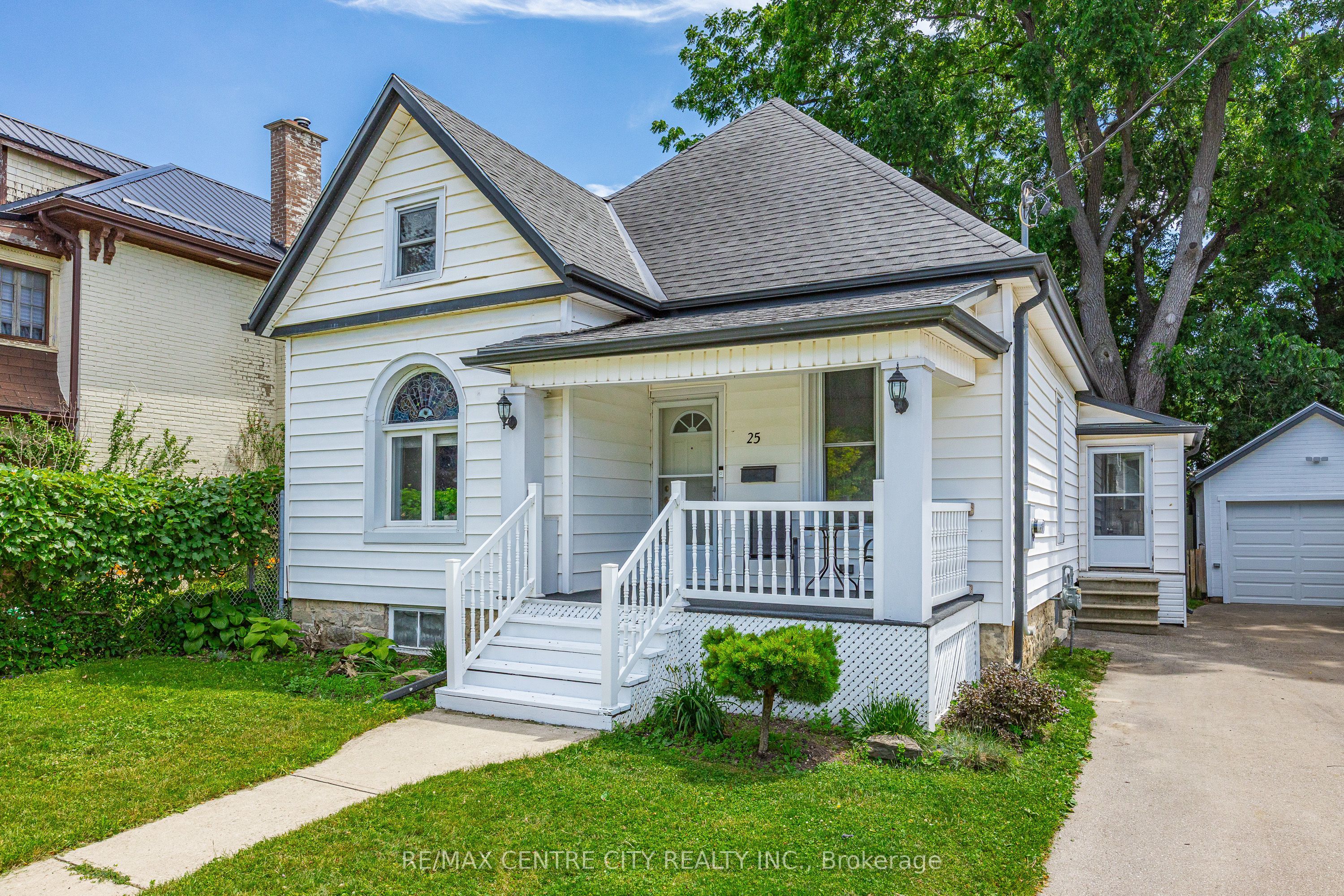 25 Erie Street, St. Thomas, ON N5R 2M4