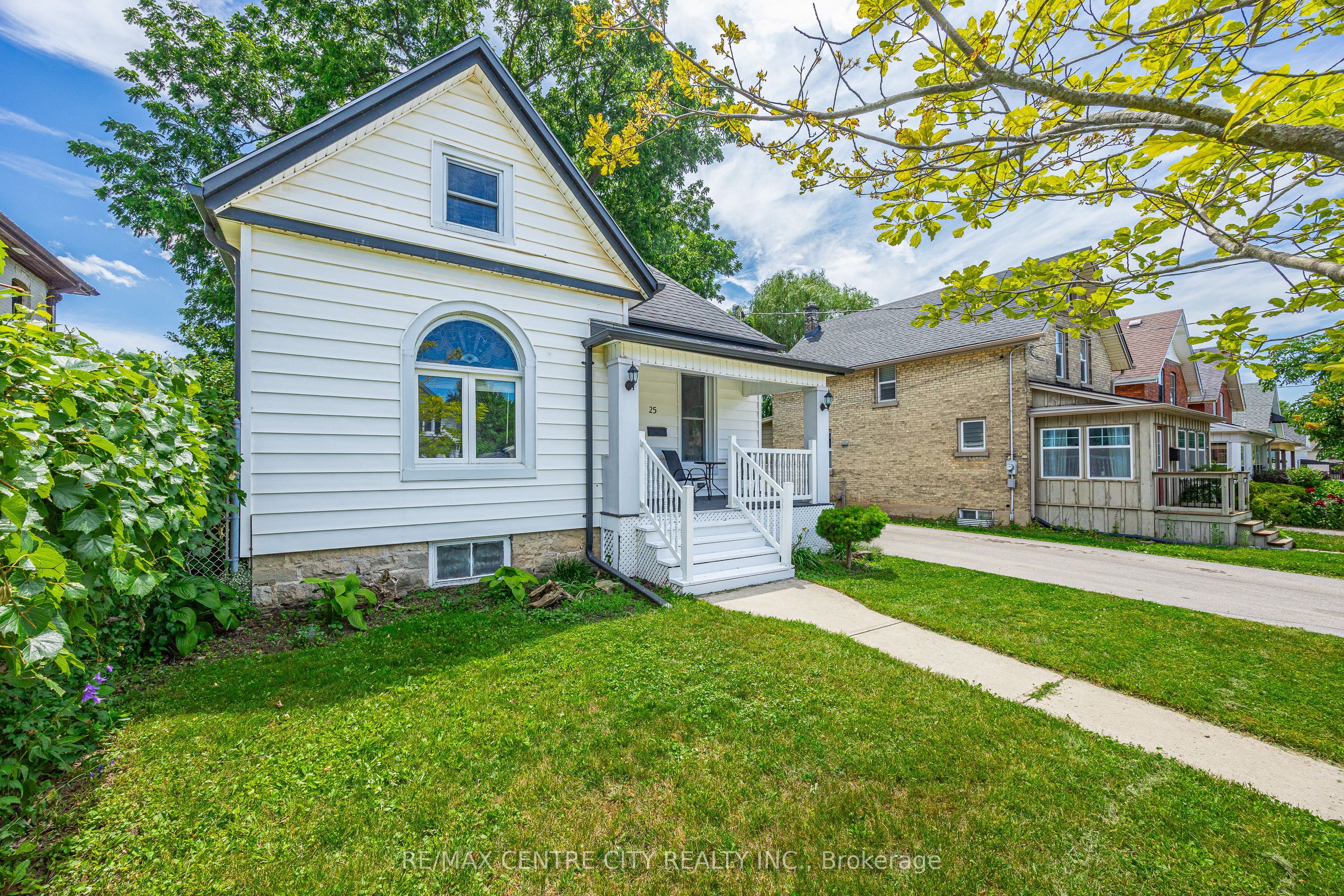 25 Erie Street, St. Thomas, ON N5R 2M4 photo 4