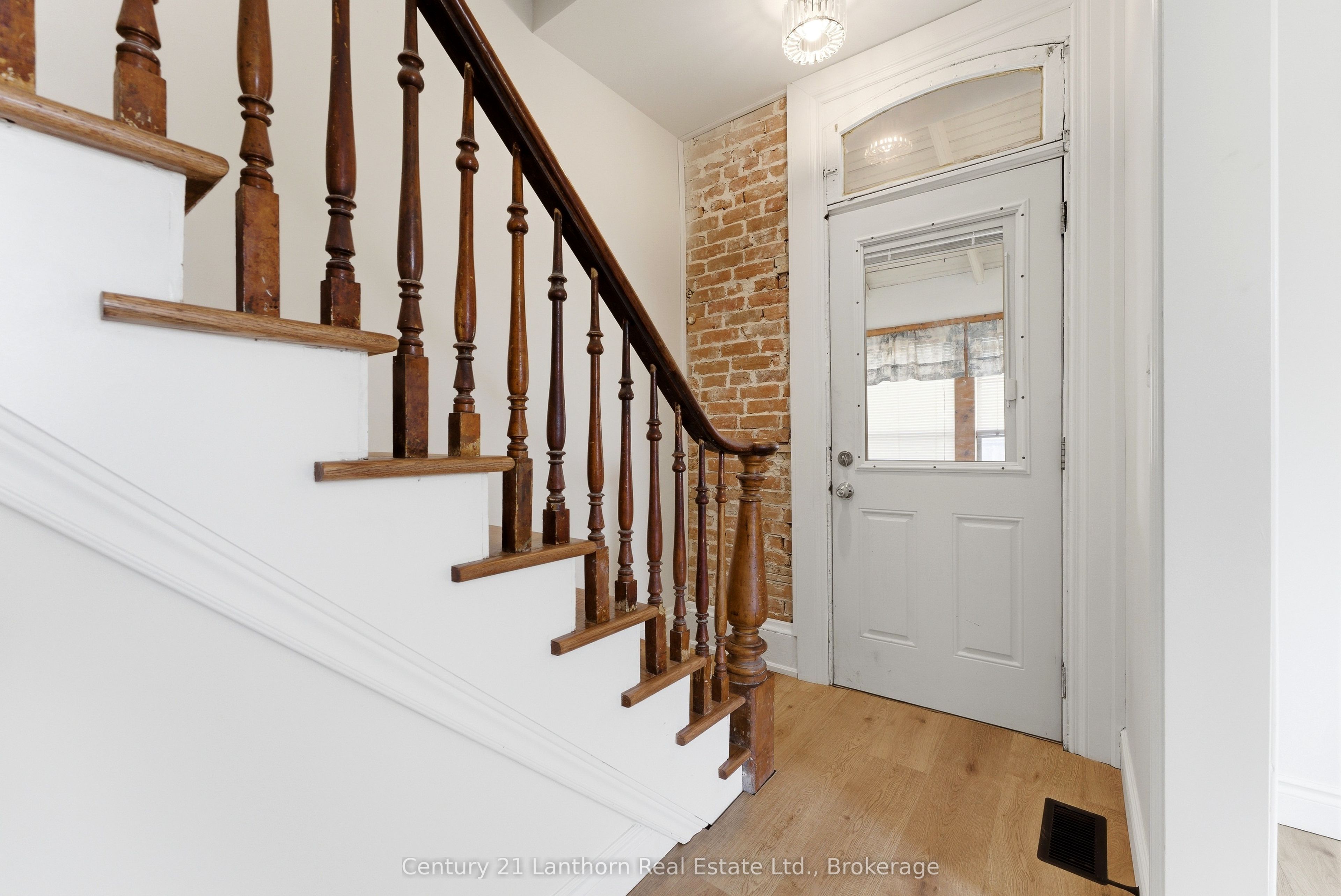 16 Store Street, Prince Edward County, ON K0K 1T0 photo 3