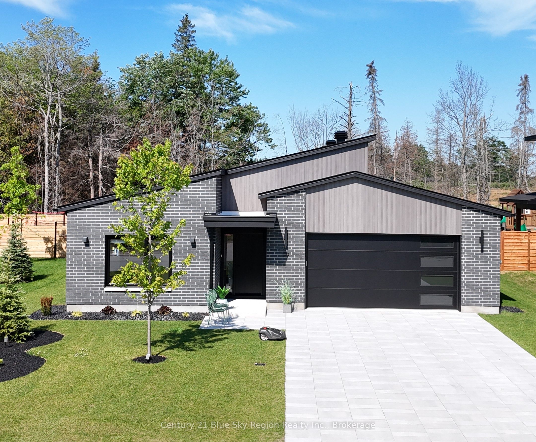 19 Katie Ann Crescent, North Bay, ON P1C 1M8