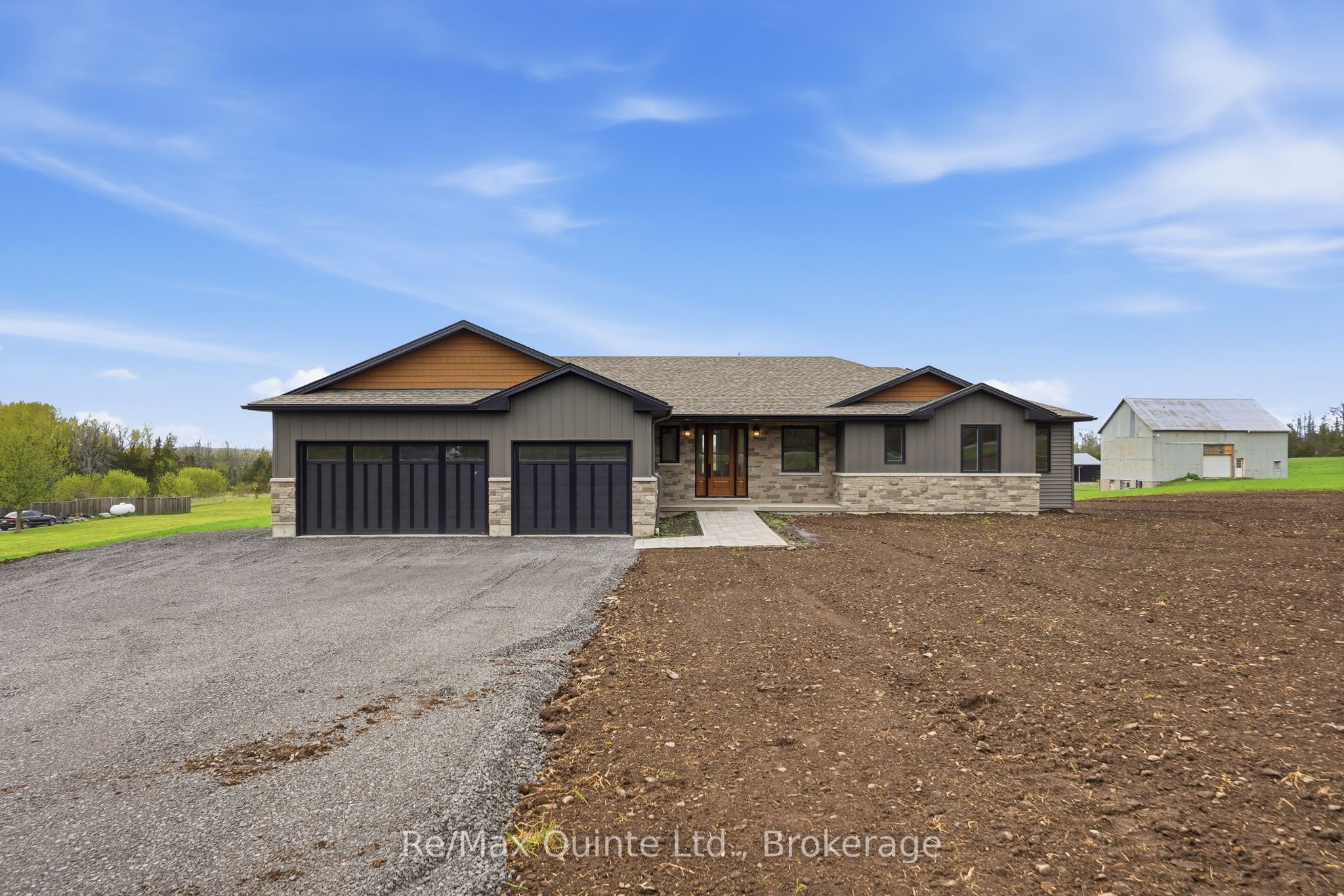 2501 Harmony Road, Tyendinaga, ON K8N 4Z6 photo 2