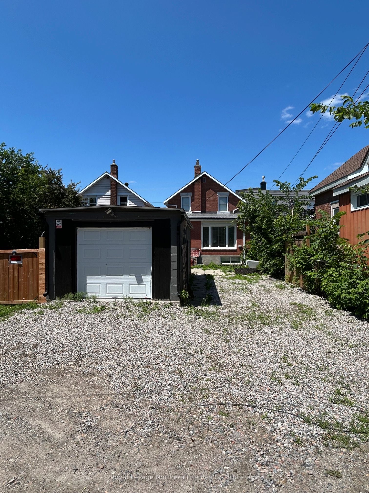 1079 Cassells Street, North Bay, ON P1B 4B1 photo 3