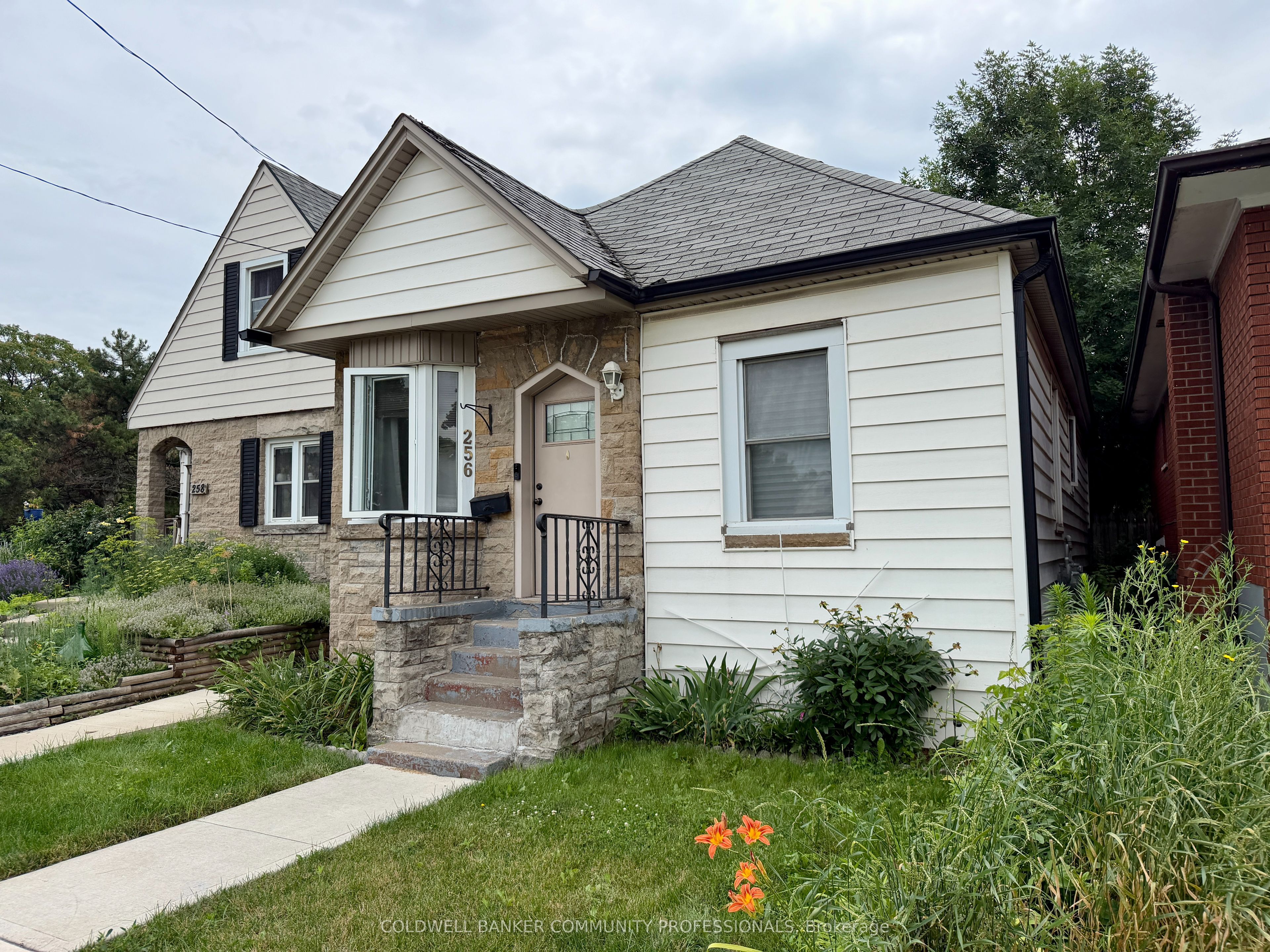 256 Fairfield Avenue, Hamilton, ON L8H 5H6 photo 2