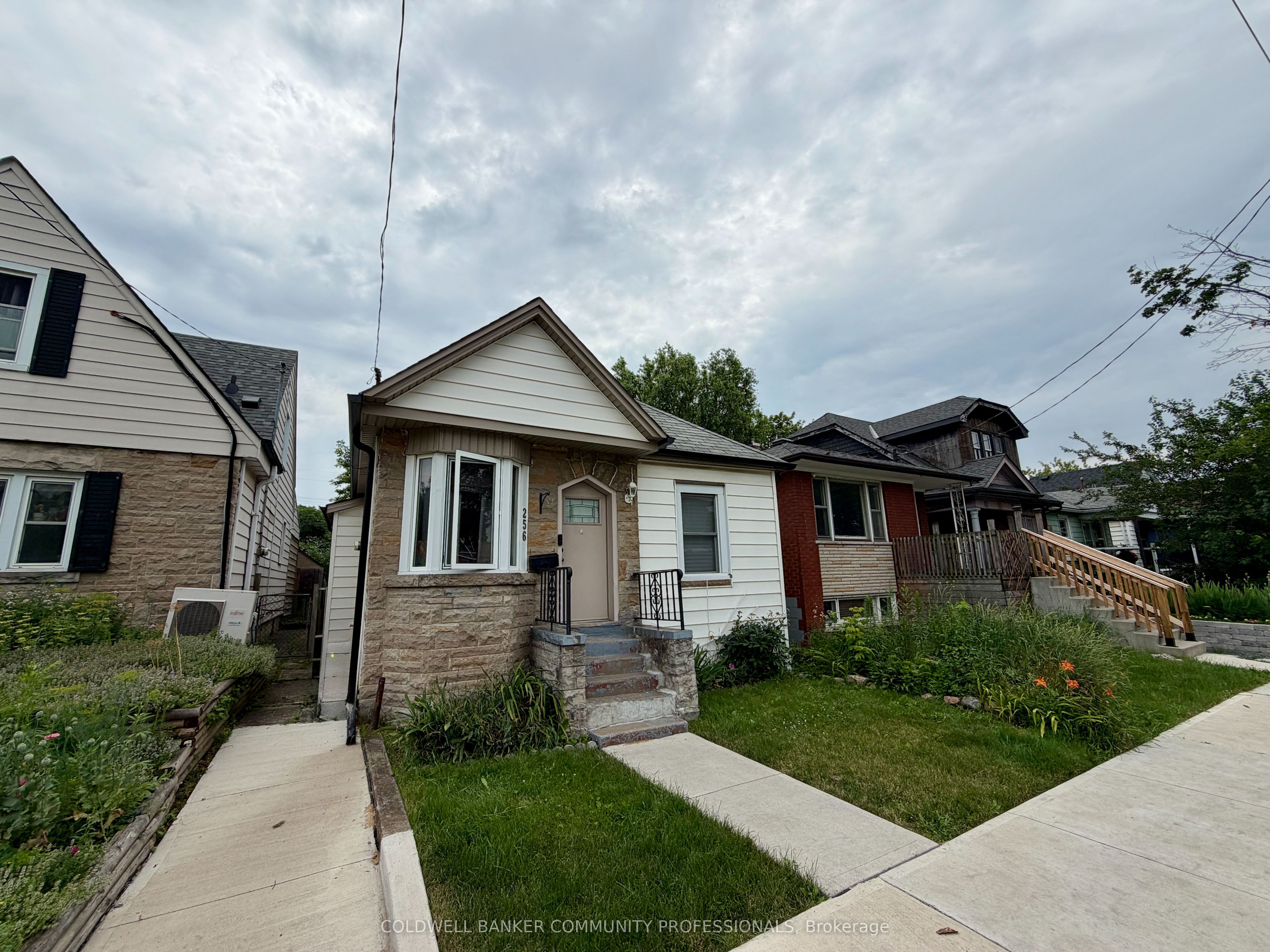 256 Fairfield Avenue, Hamilton, ON L8H 5H6 photo 3