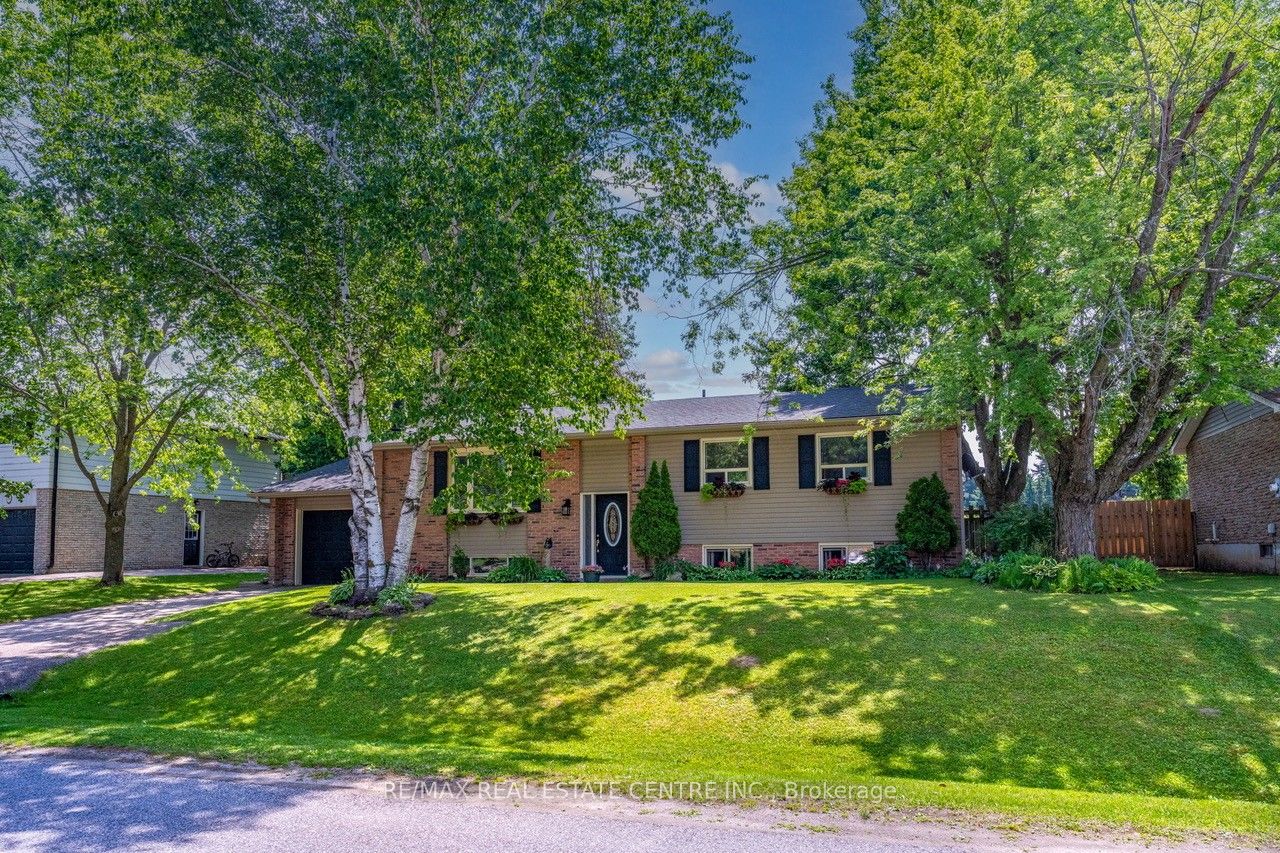 13 Douglas Crescent, Erin, ON N0B 1Z0