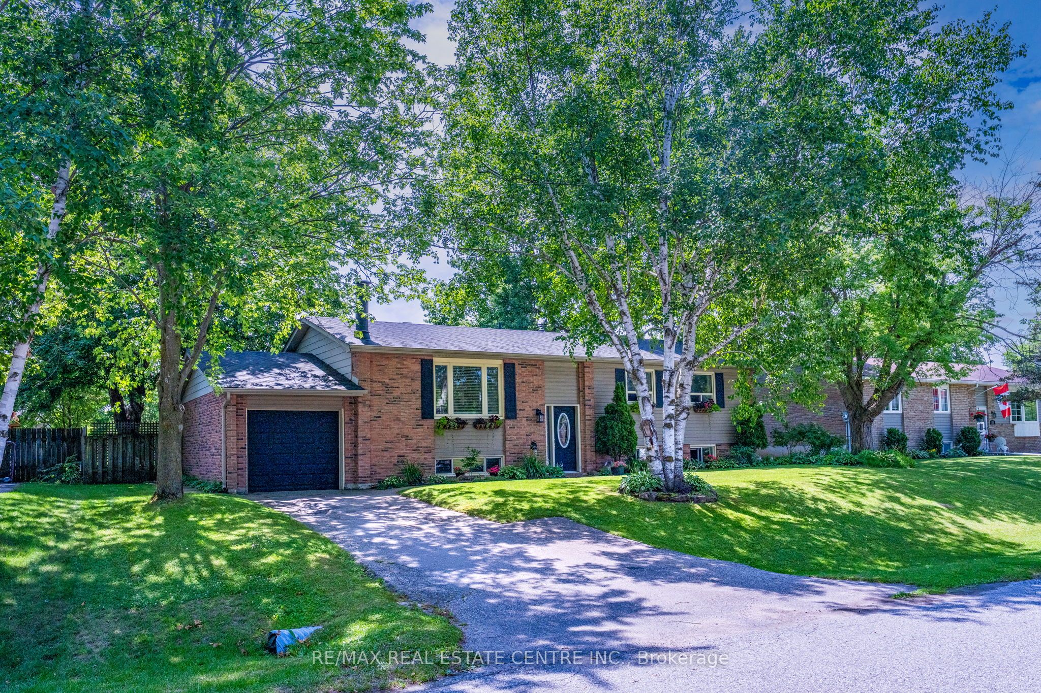 13 Douglas Crescent, Erin, ON N0B 1Z0 photo 2