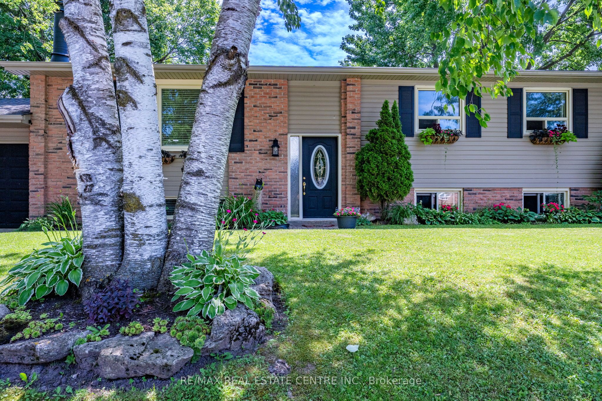 13 Douglas Crescent, Erin, ON N0B 1Z0 photo 3